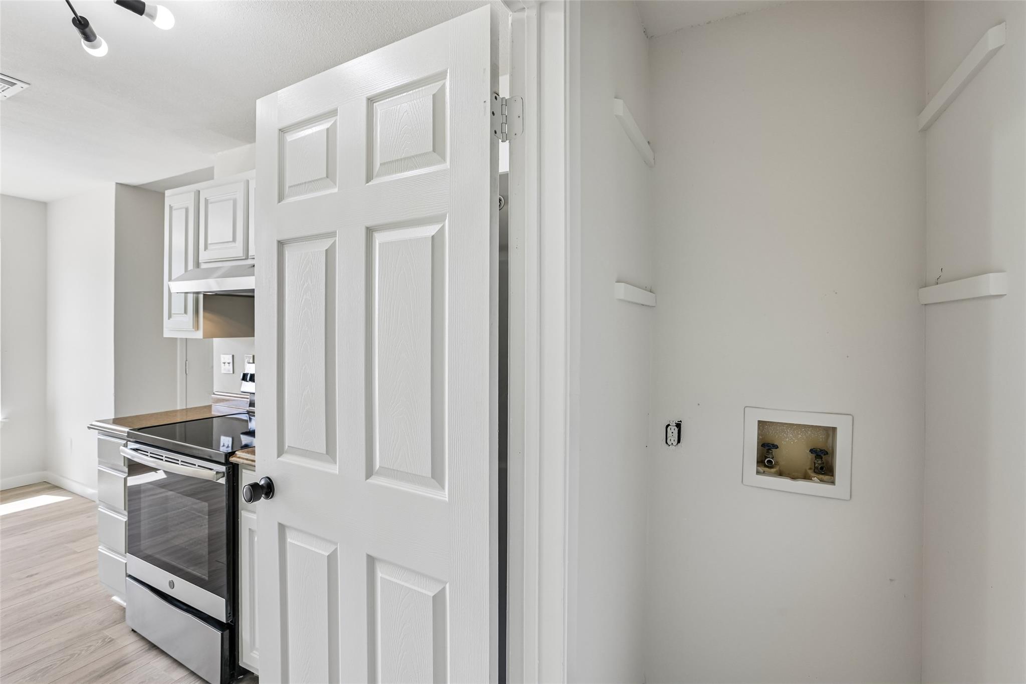 11016 Oak St, Jonestown, TX 78645