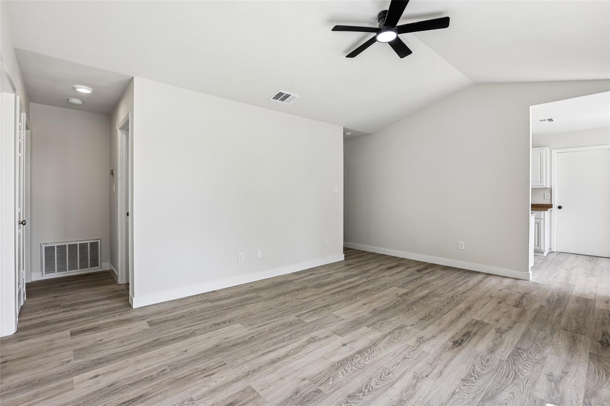 11016 Oak St, Jonestown, TX 78645