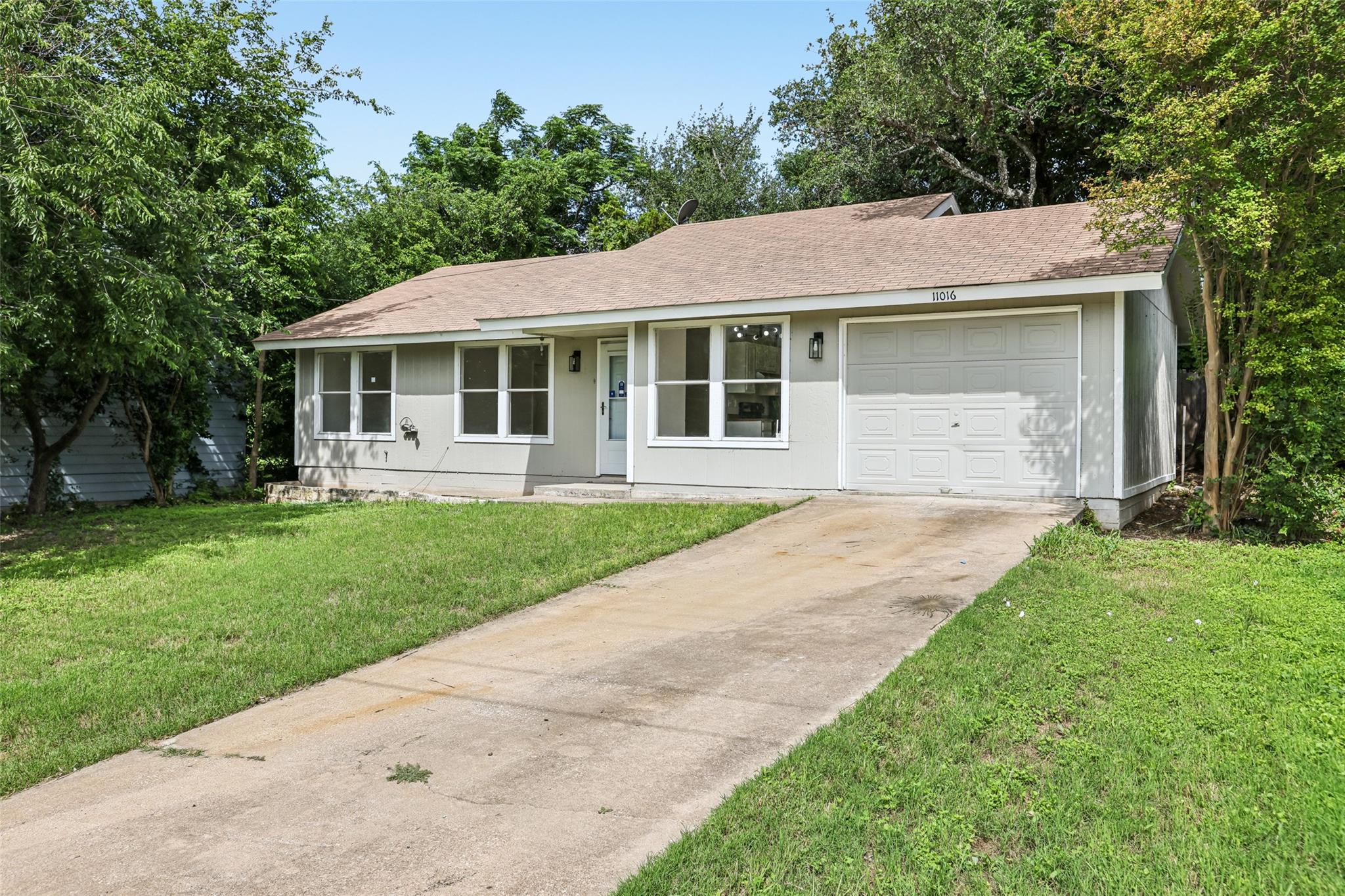 11016 Oak St, Jonestown, TX 78645