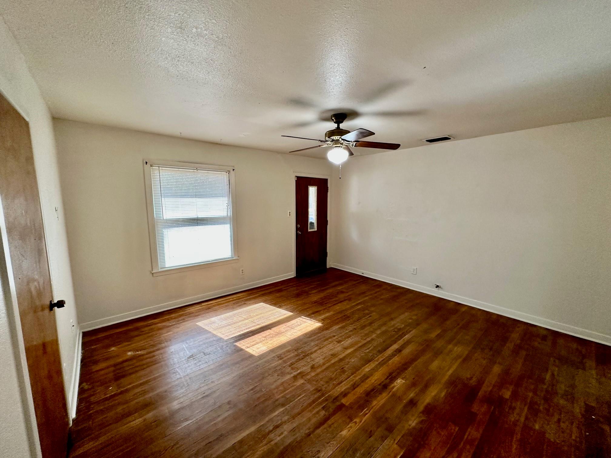 931 Cheatham St, San Marcos, TX 78666