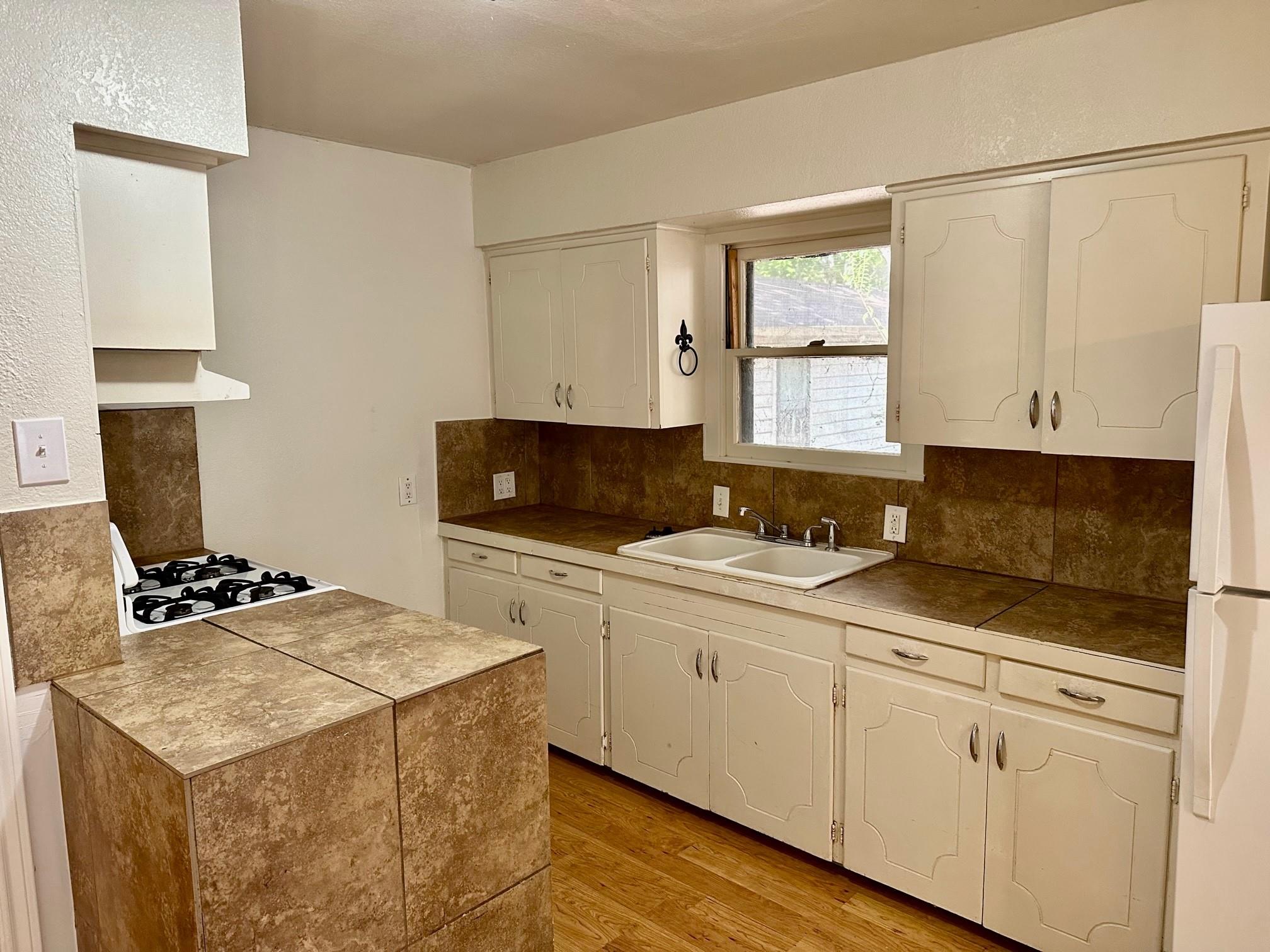 931 Cheatham St, San Marcos, TX 78666
