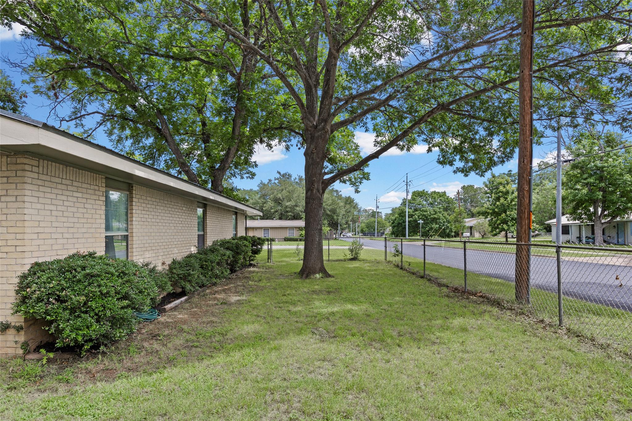 609 Laurel St, Bastrop, TX 78602