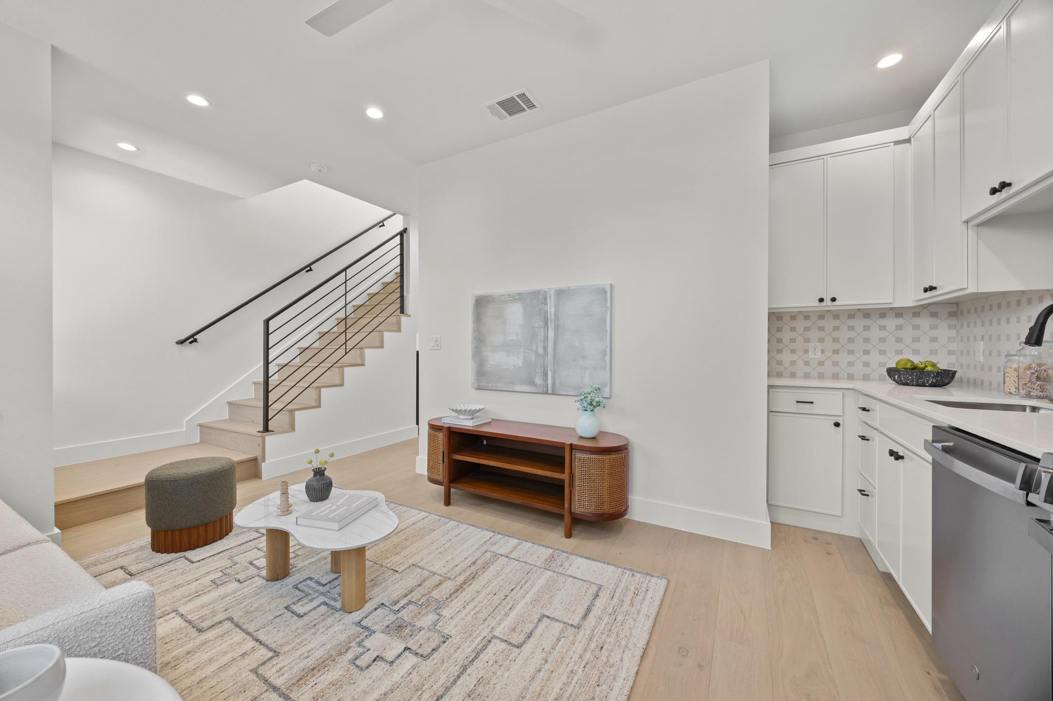 6502 Porter St # 2, Austin, TX 78741