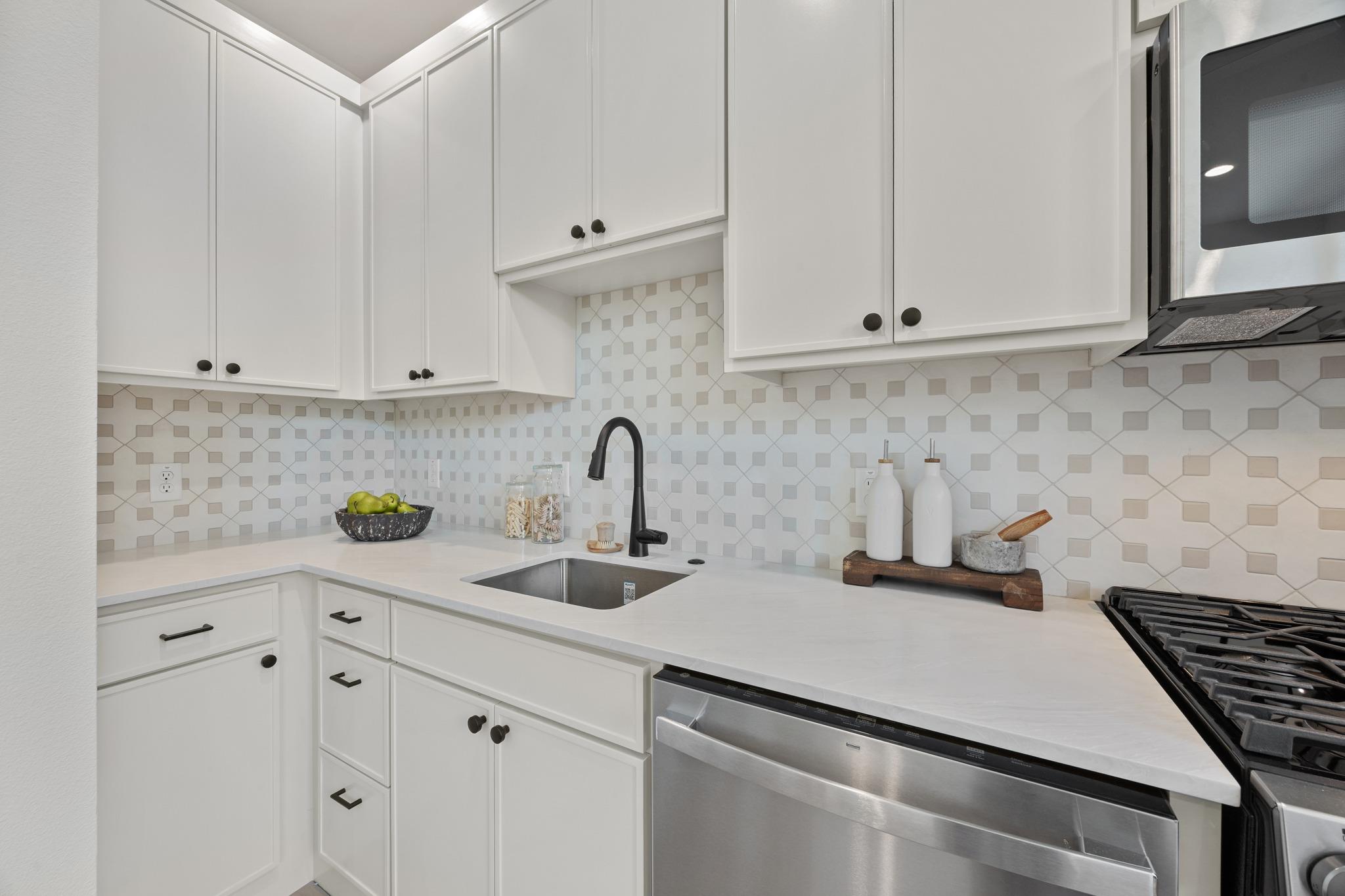 6502 Porter St # 2, Austin, TX 78741