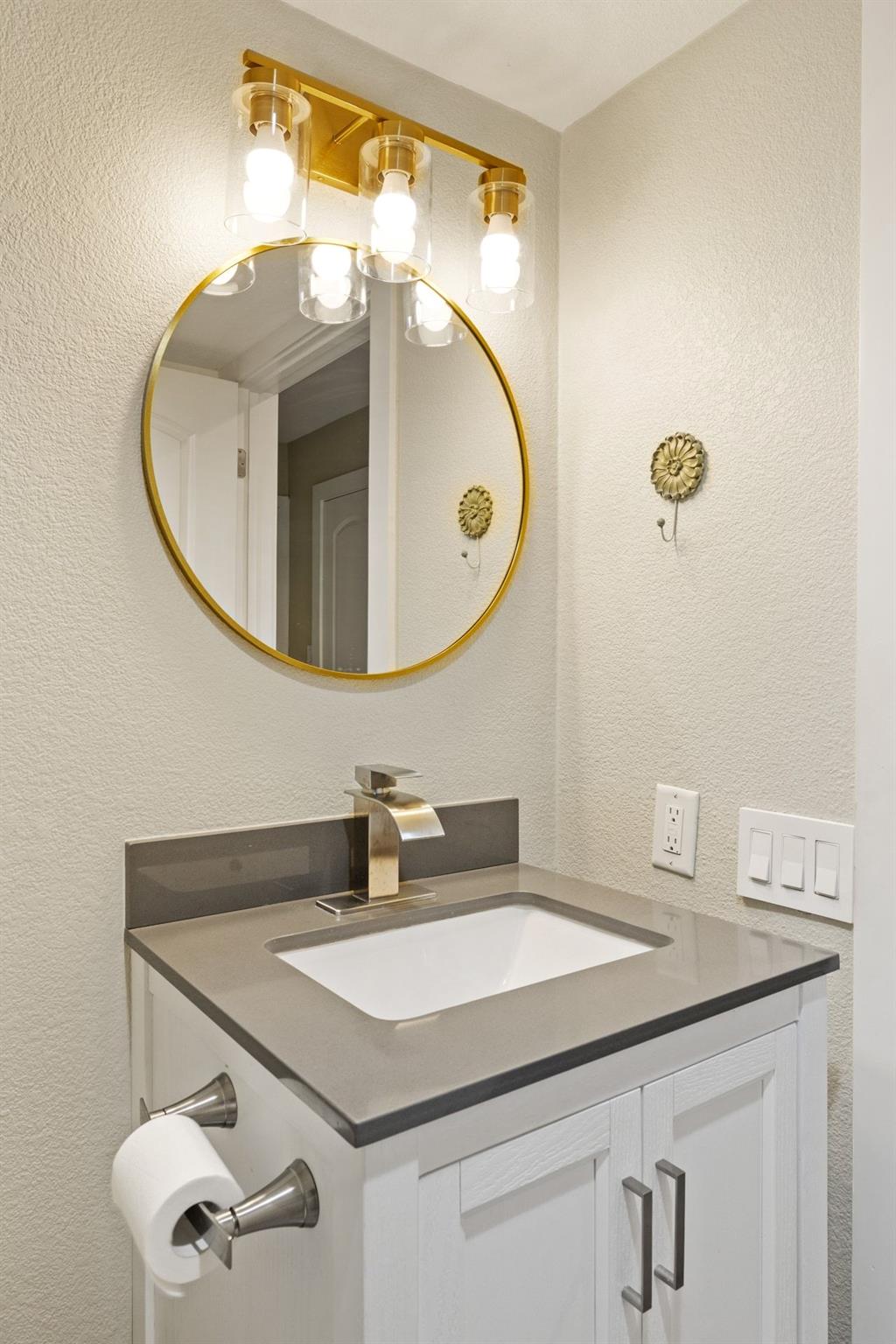 9 Stoney Creek Cv, Lakeway, TX 78734