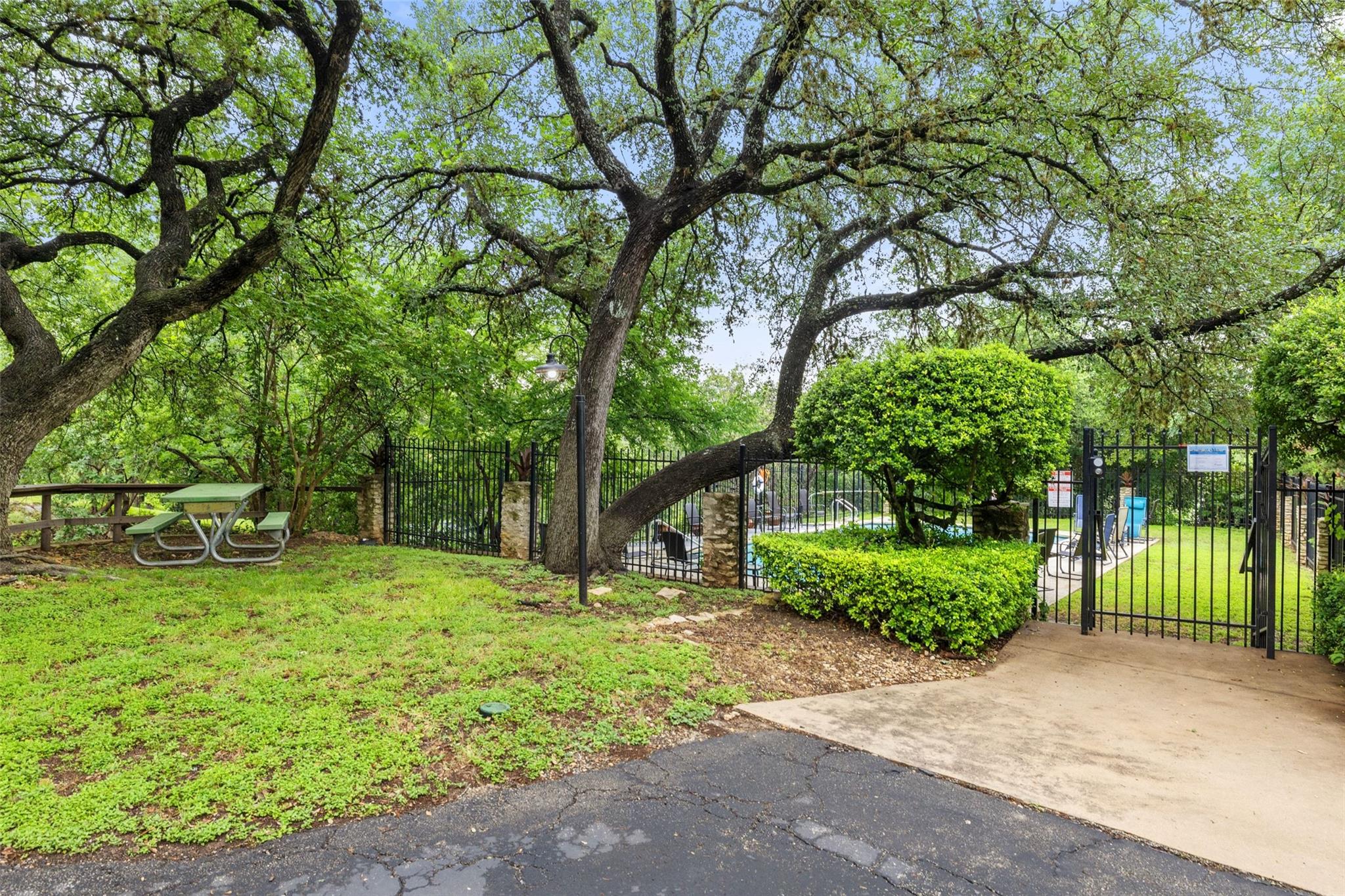 9 Stoney Creek Cv, Lakeway, TX 78734