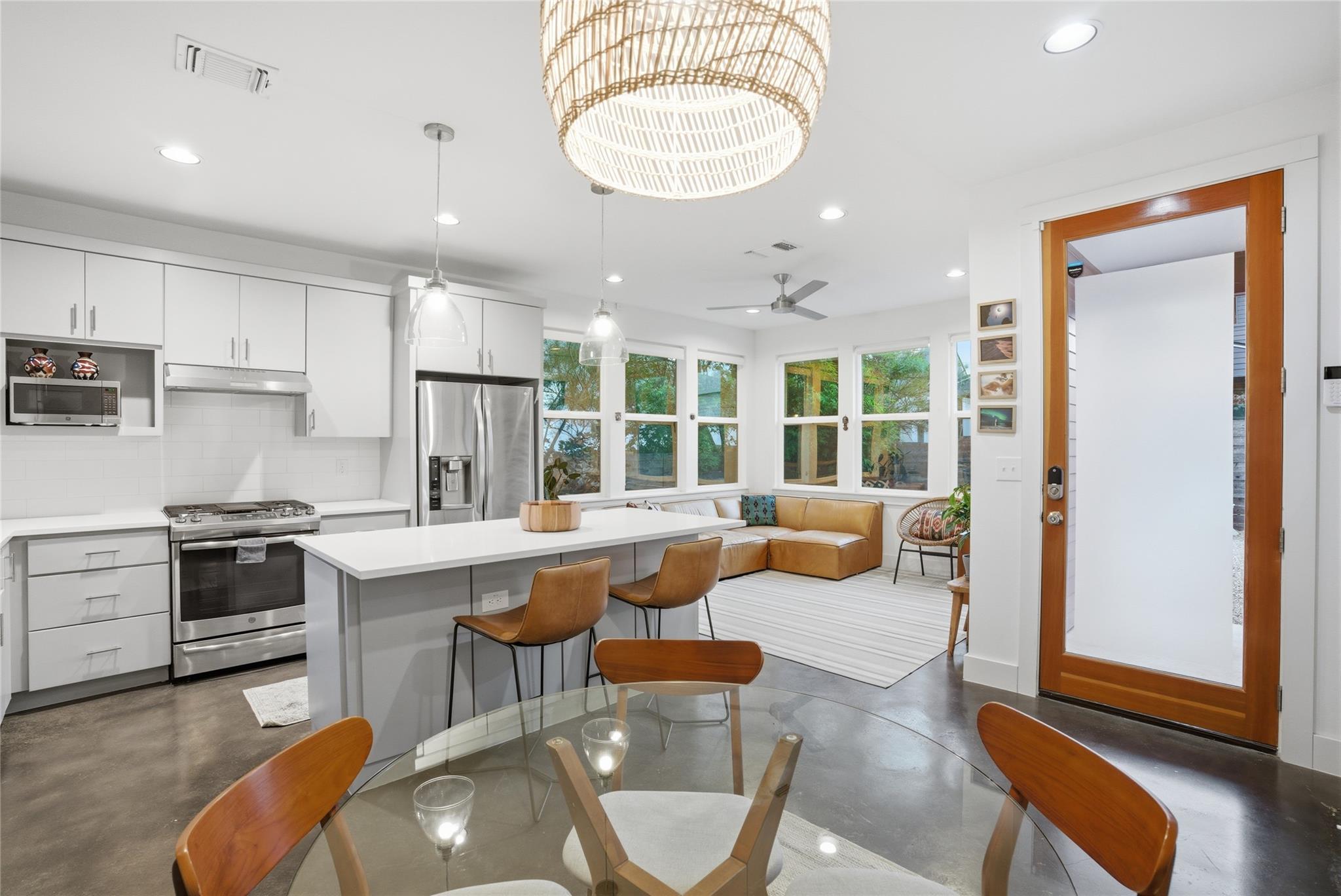 1709 Perez St # 2, Austin, TX 78721