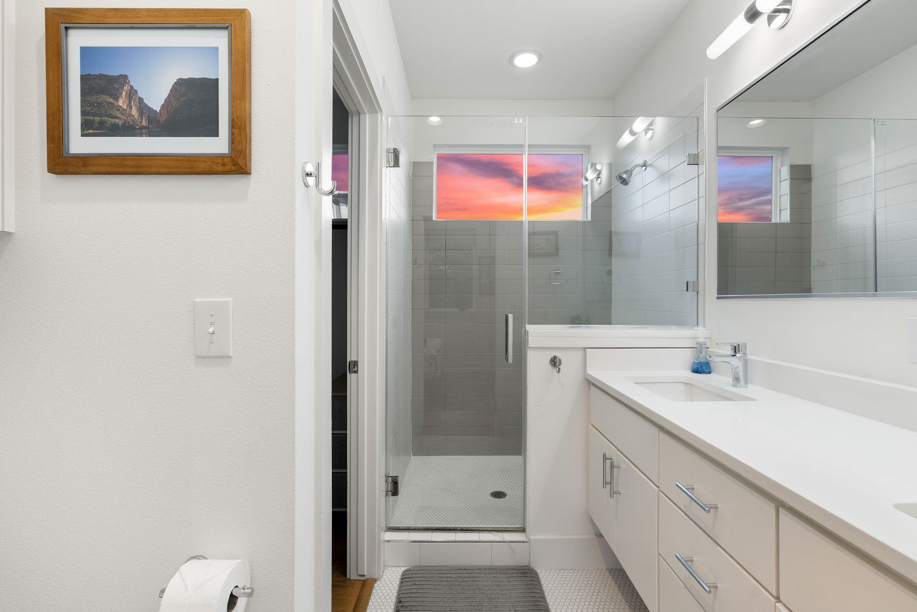 1709 Perez St # 2, Austin, TX 78721