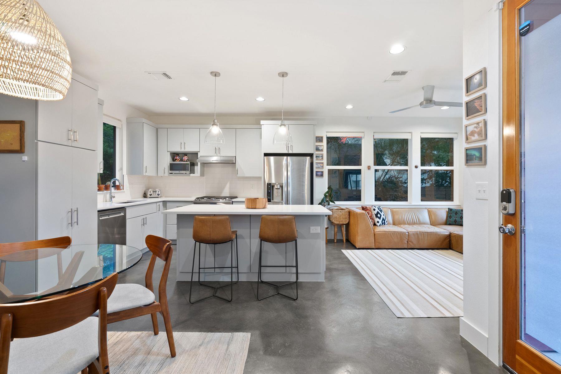 1709 Perez St # 2, Austin, TX 78721