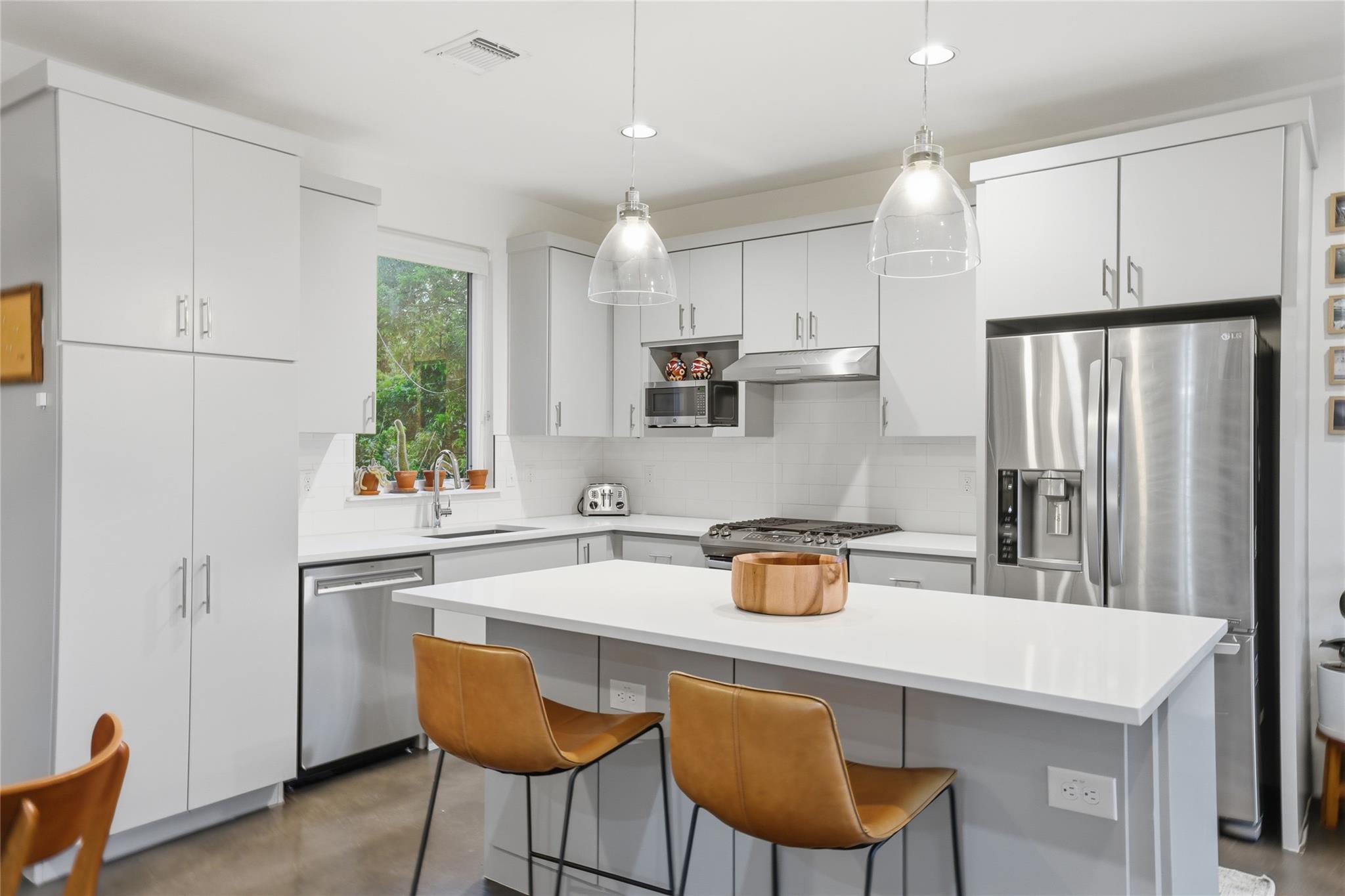 1709 Perez St # 2, Austin, TX 78721