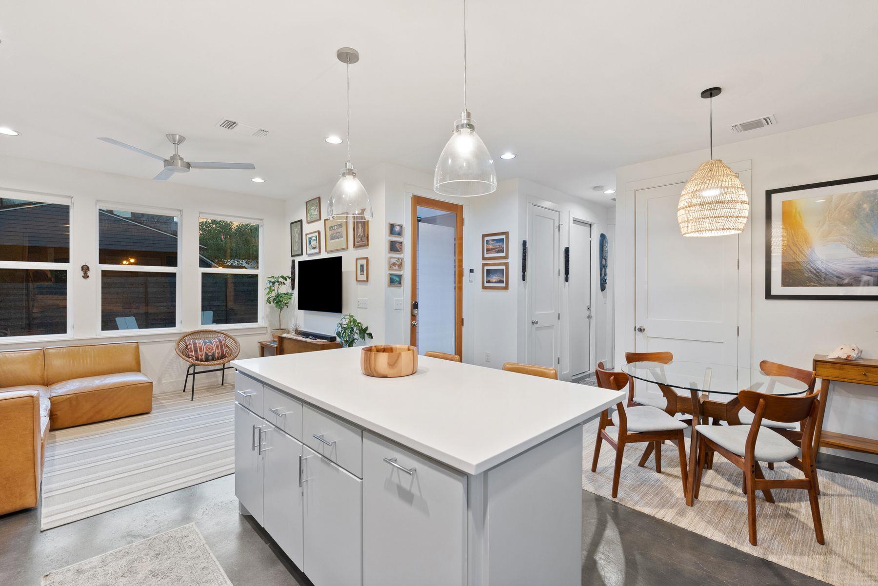 1709 Perez St # 2, Austin, TX 78721