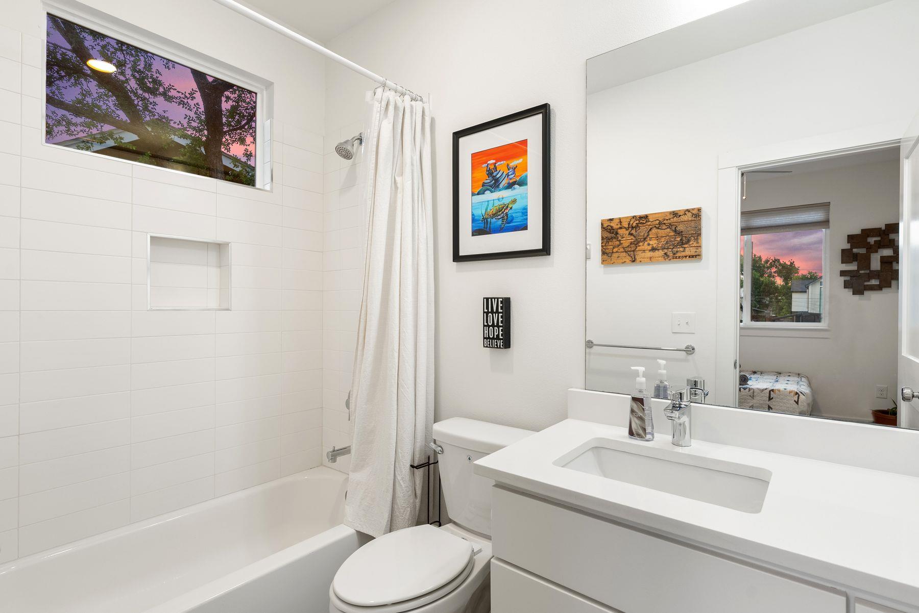 1709 Perez St # 2, Austin, TX 78721