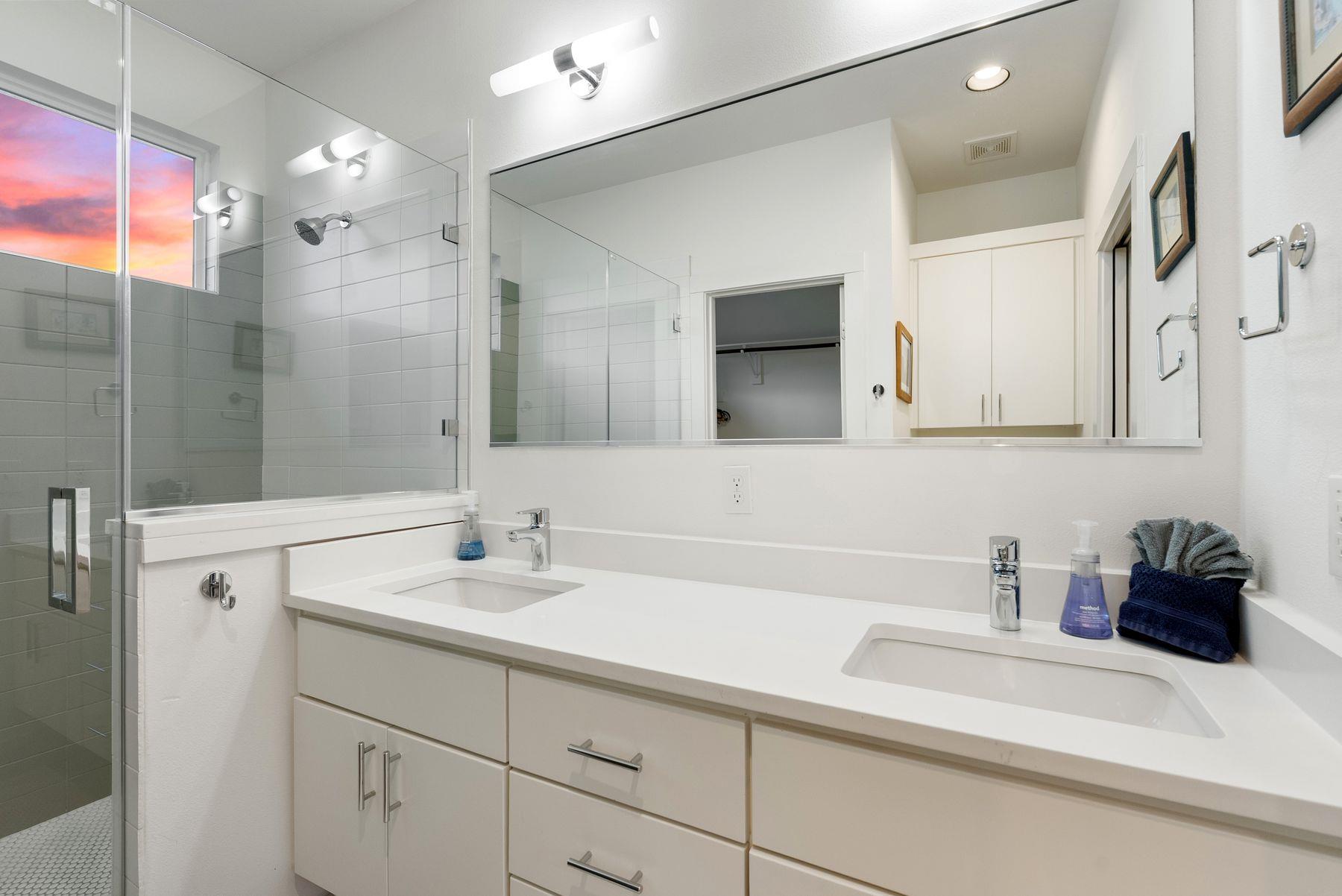 1709 Perez St # 2, Austin, TX 78721