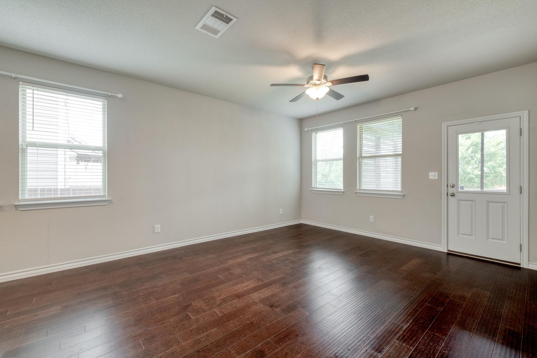 224 Eves Necklace Dr, Buda, TX 78610