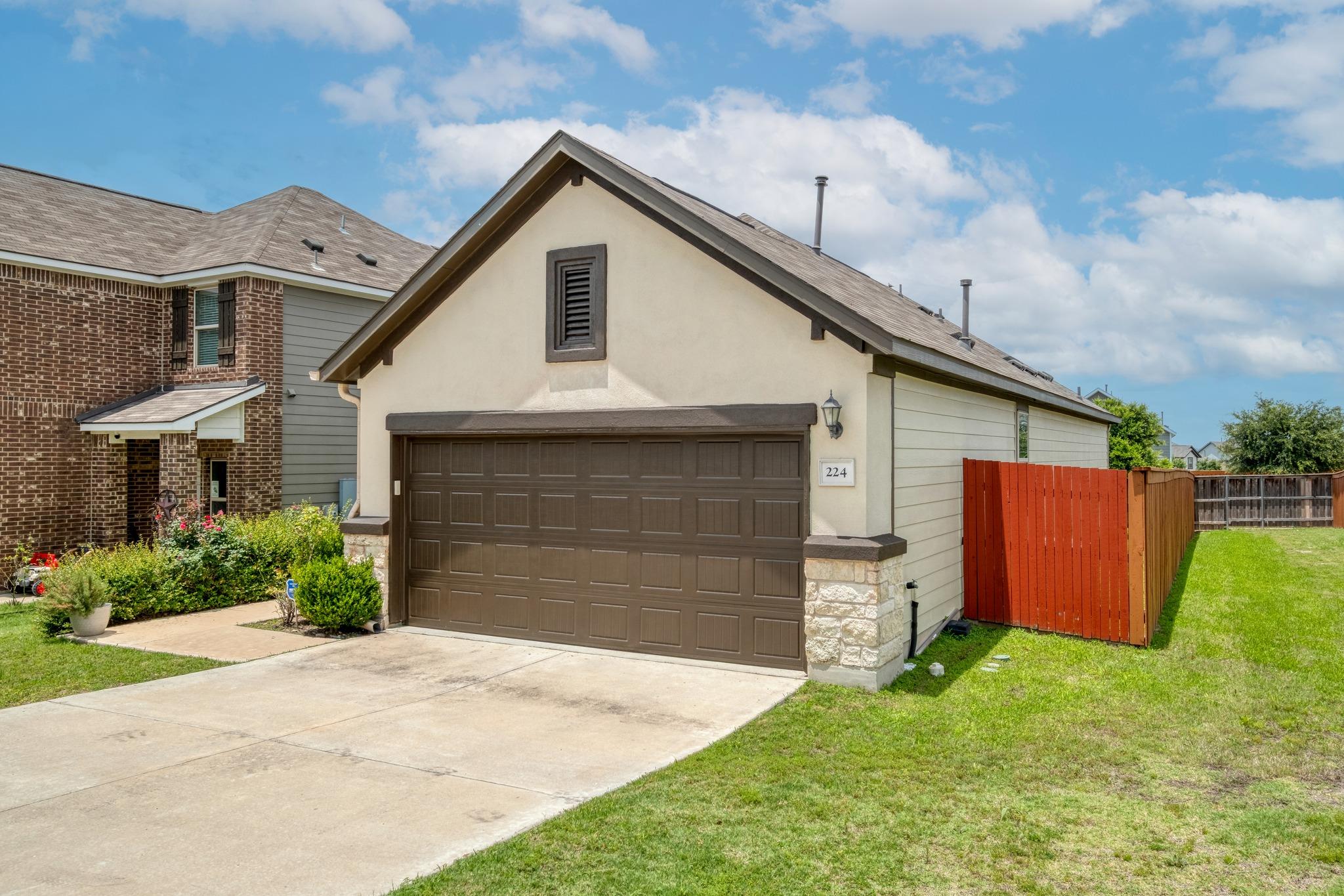 224 Eves Necklace Dr, Buda, TX 78610