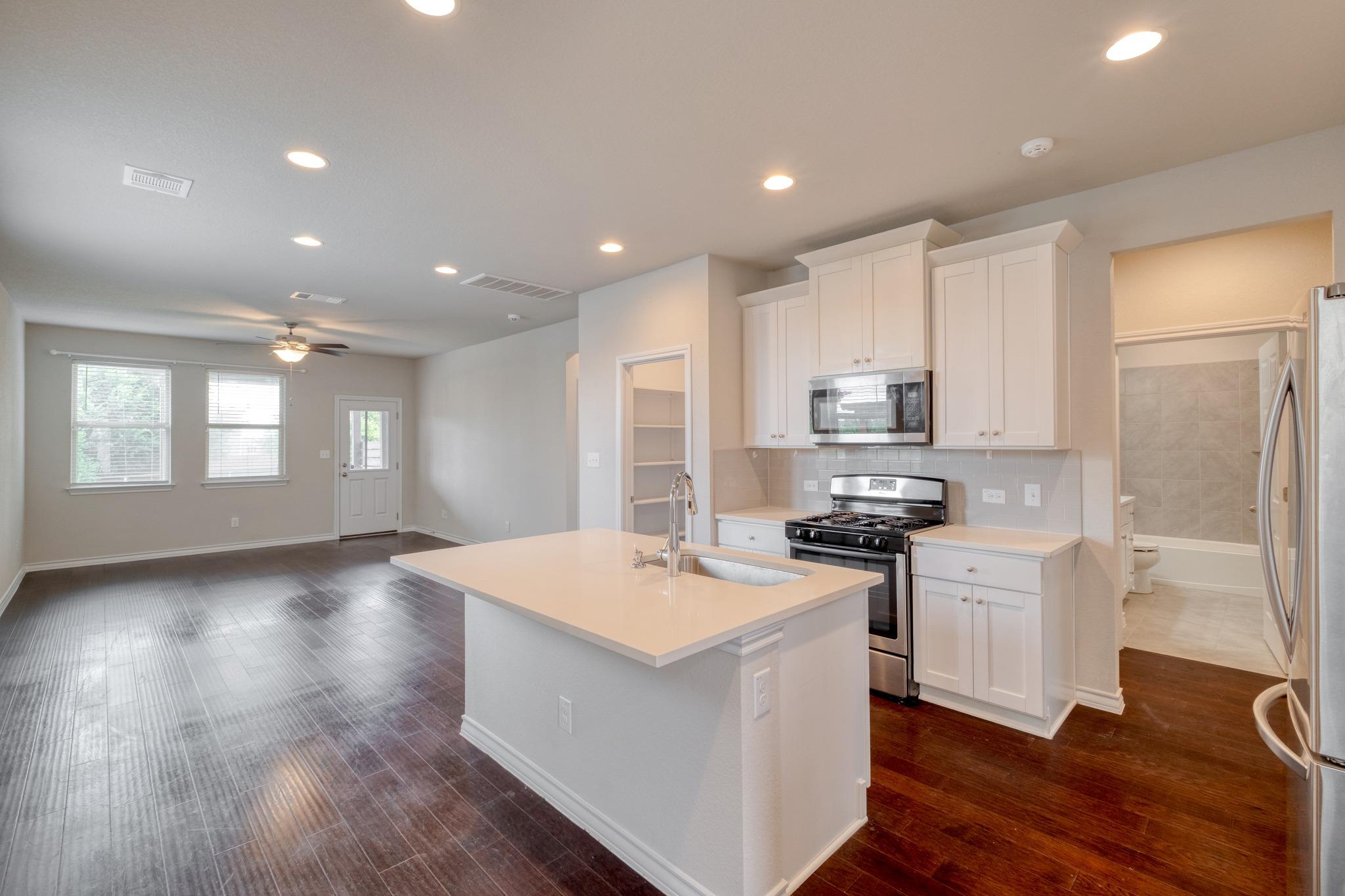 224 Eves Necklace Dr, Buda, TX 78610