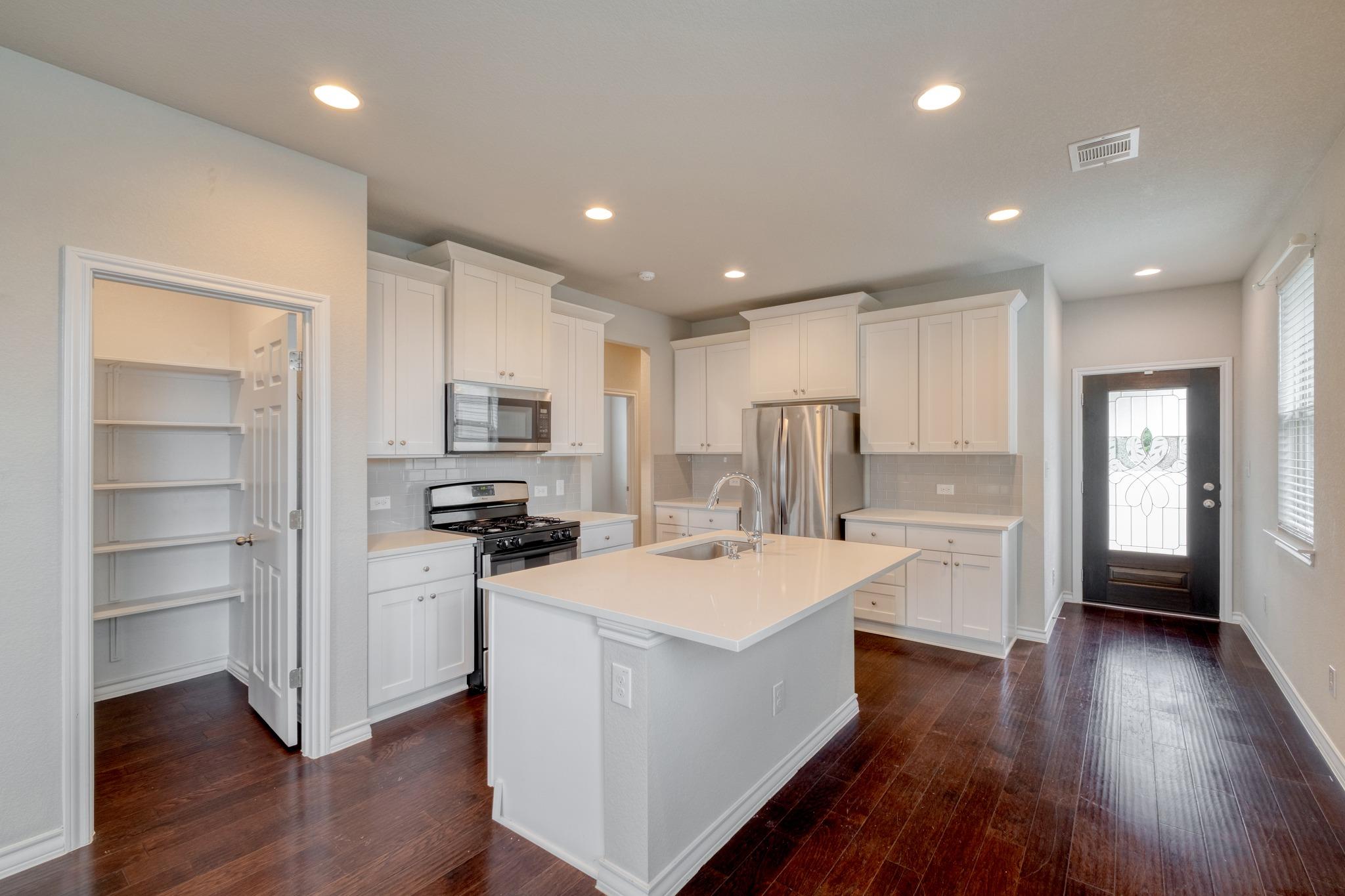 224 Eves Necklace Dr, Buda, TX 78610
