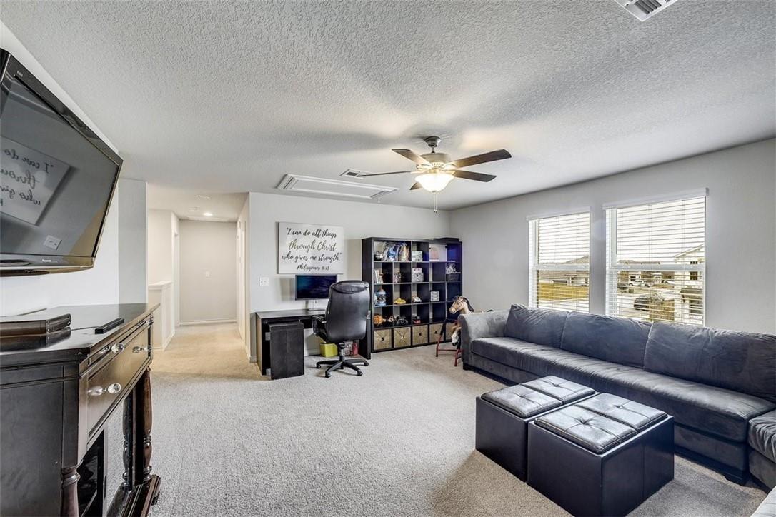 200 Magna Ln, Liberty Hill, TX 78642
