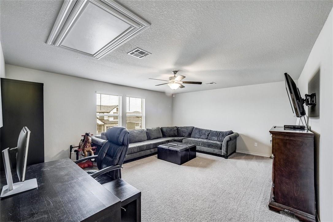 200 Magna Ln, Liberty Hill, TX 78642