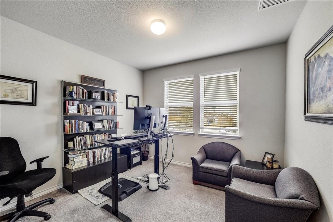 200 Magna Ln, Liberty Hill, TX 78642