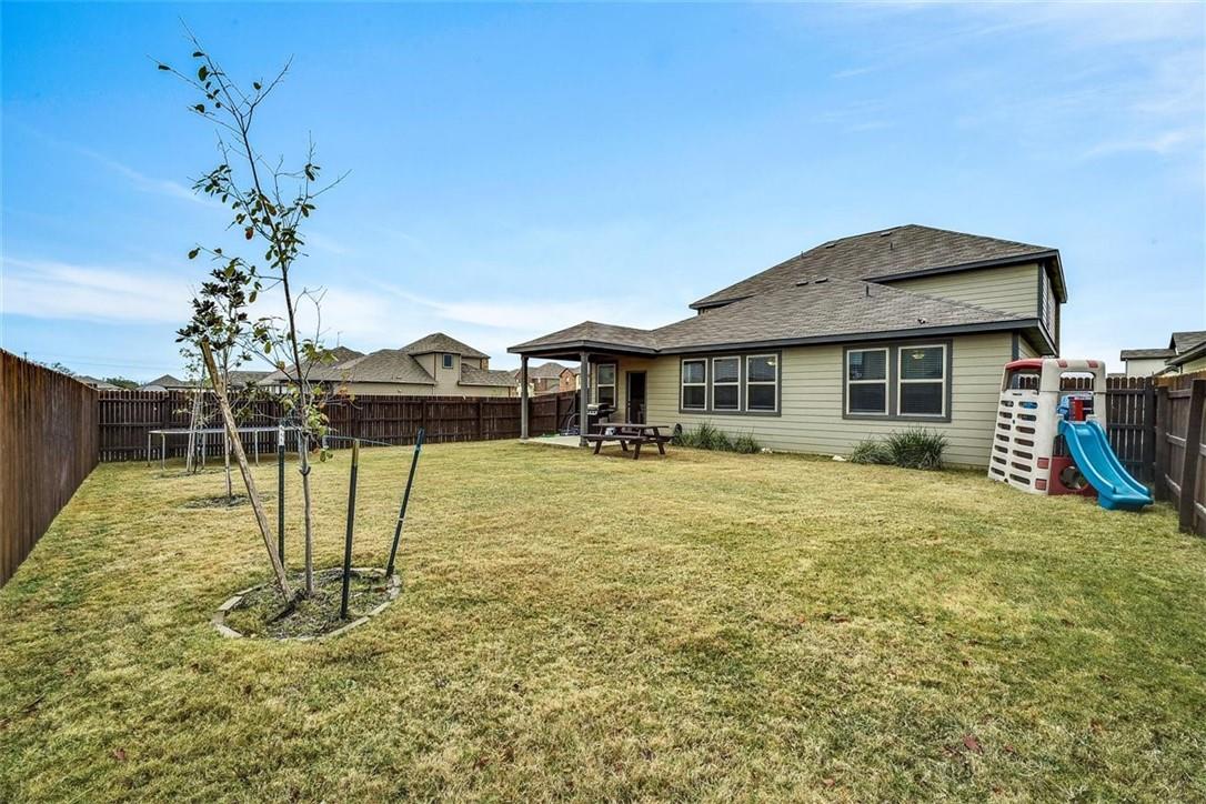 200 Magna Ln, Liberty Hill, TX 78642