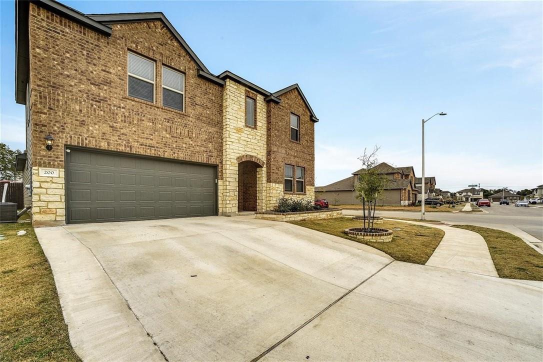 200 Magna Ln, Liberty Hill, TX 78642