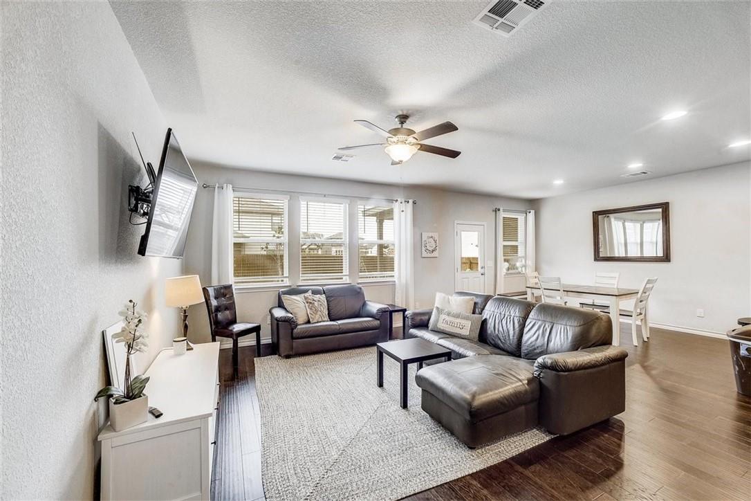200 Magna Ln, Liberty Hill, TX 78642