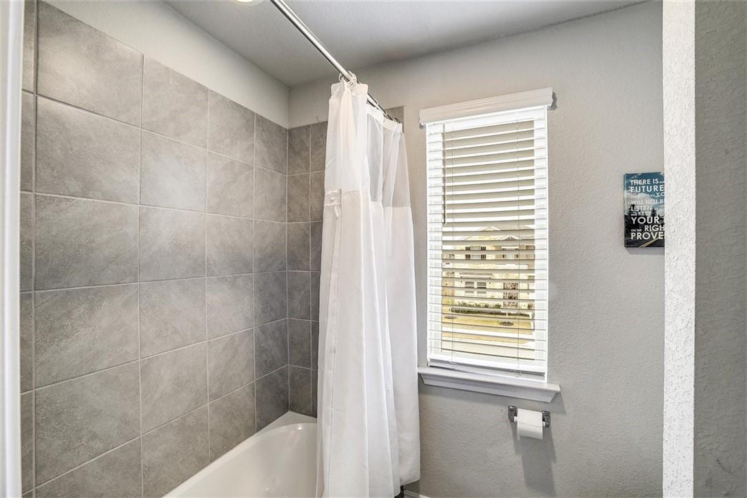 200 Magna Ln, Liberty Hill, TX 78642