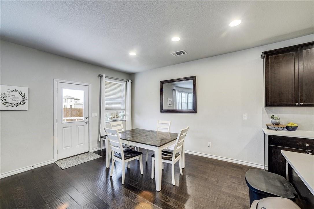 200 Magna Ln, Liberty Hill, TX 78642