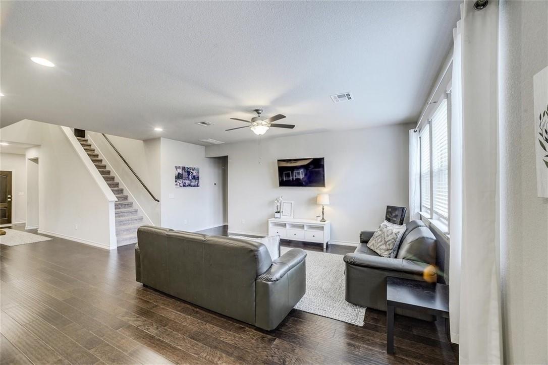 200 Magna Ln, Liberty Hill, TX 78642