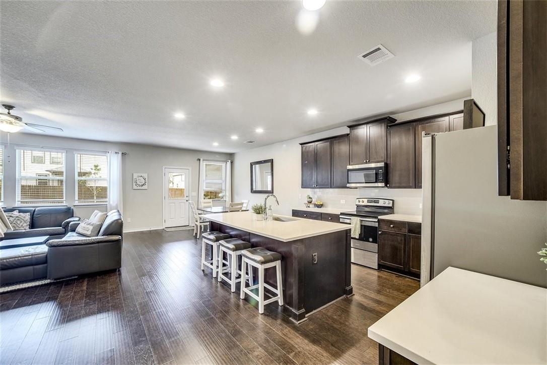 200 Magna Ln, Liberty Hill, TX 78642