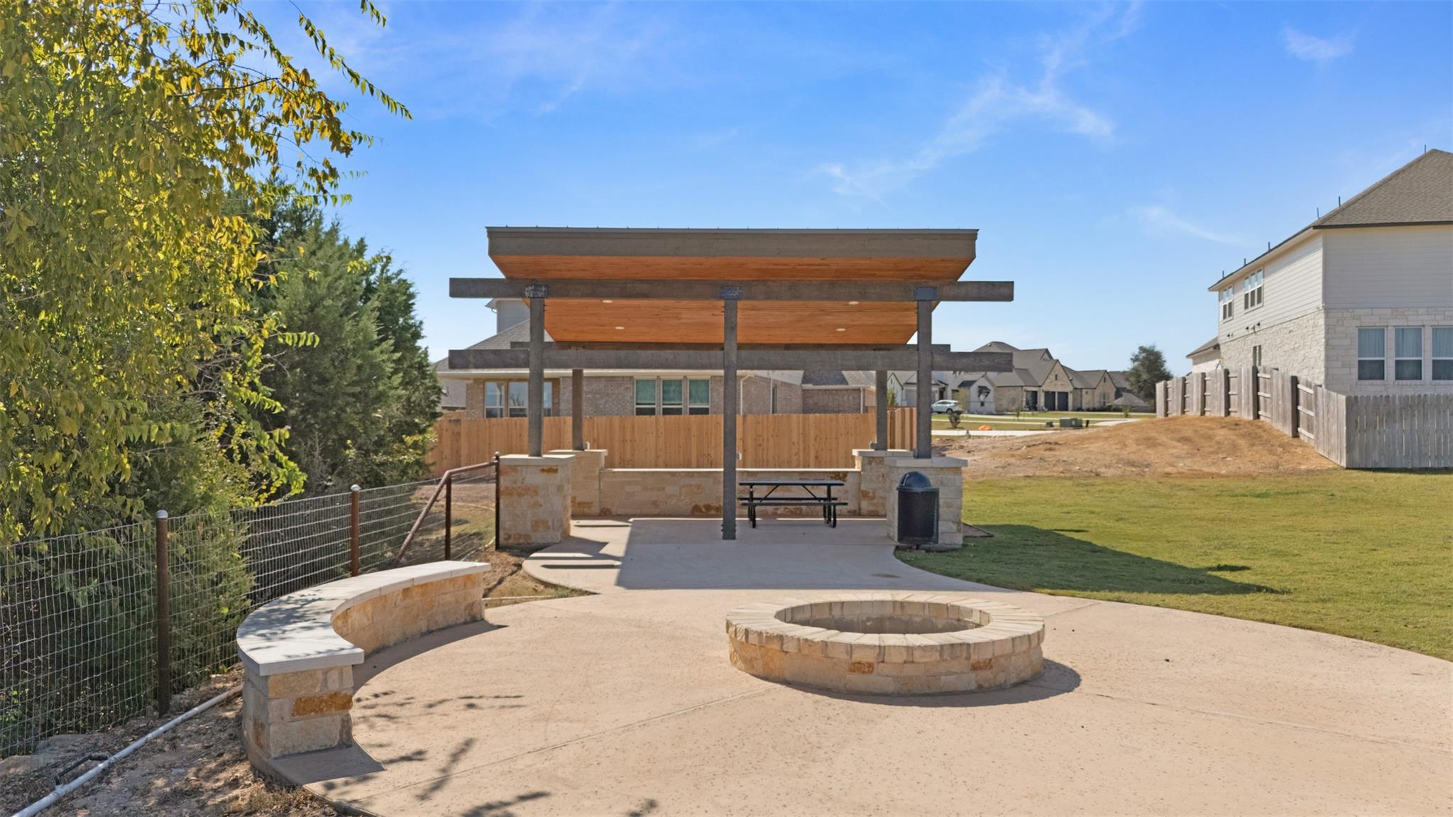 129 Whistling Willow Dr, Georgetown, TX 78628