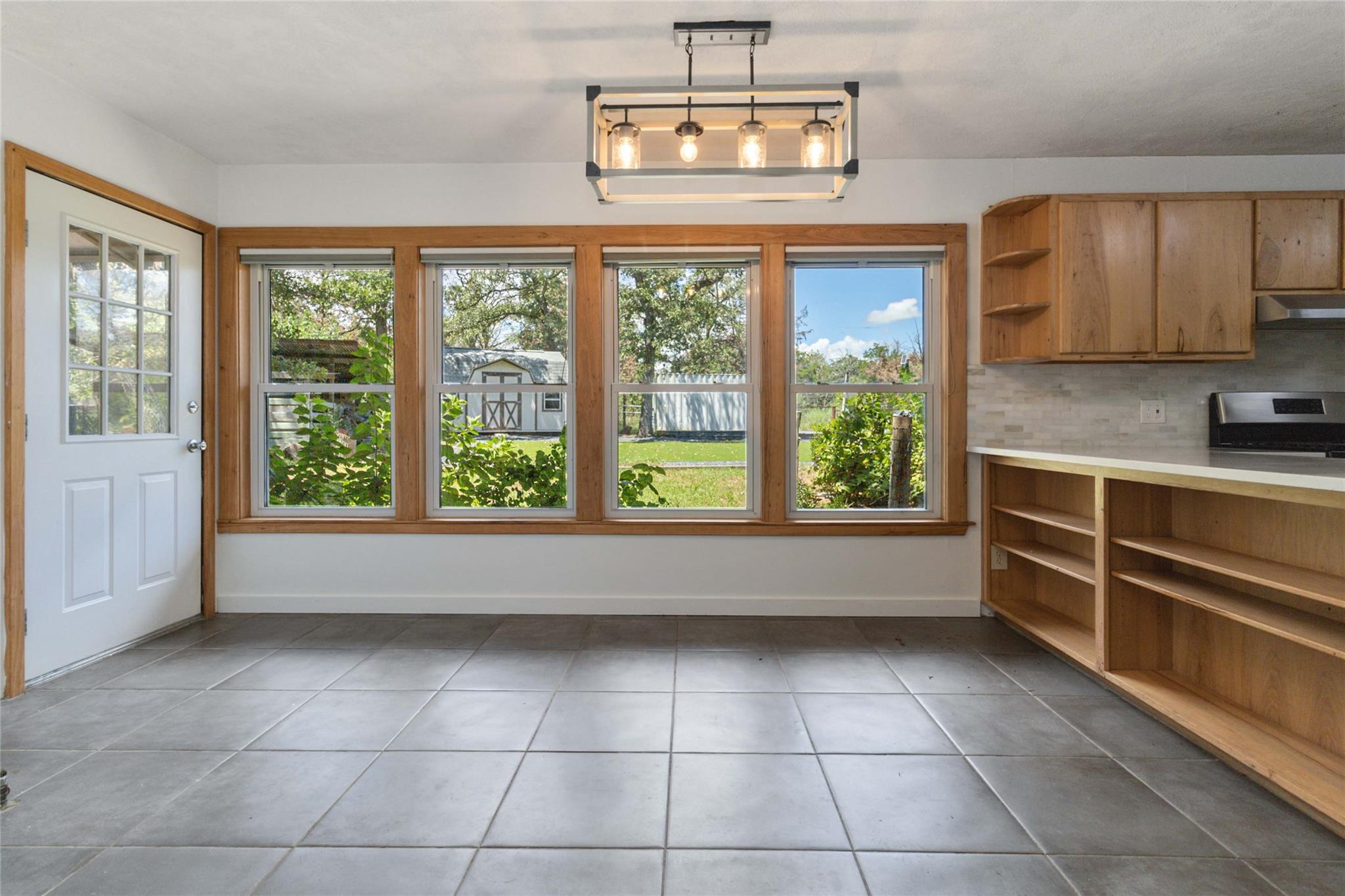 180 Ironstone Rd, Smithville, TX 78957