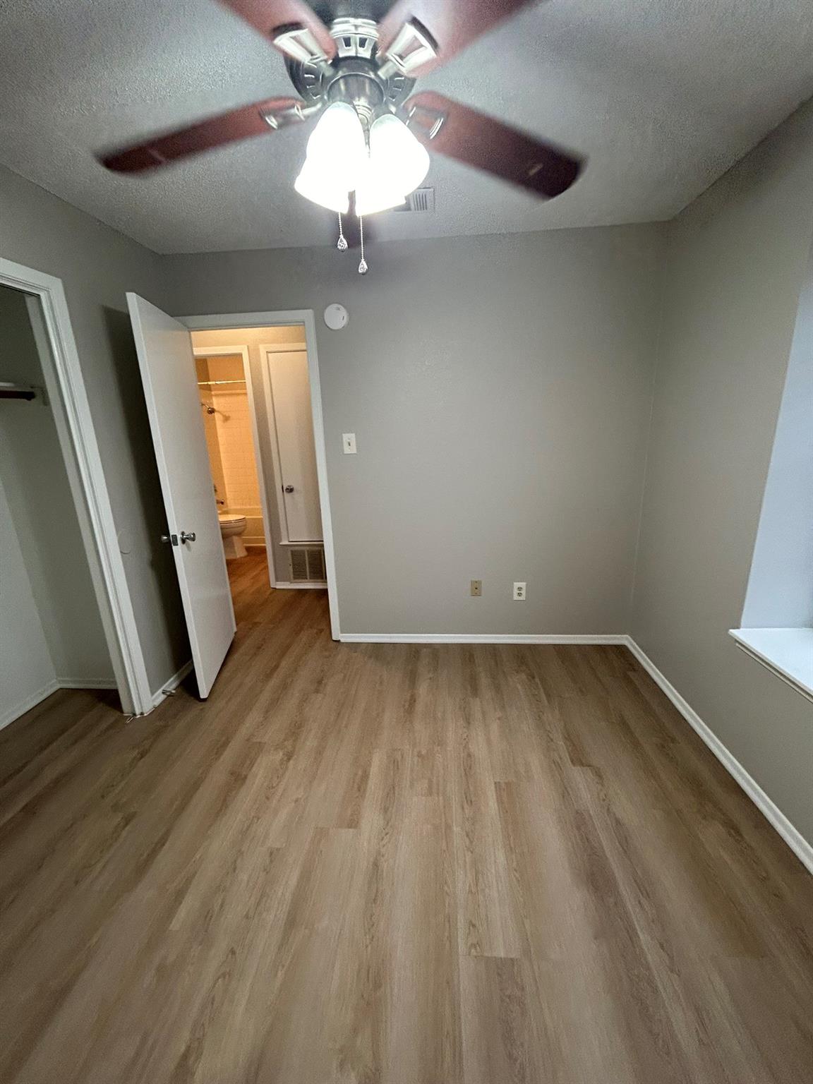 7900 West Gate Blvd # B, Austin, TX 78745