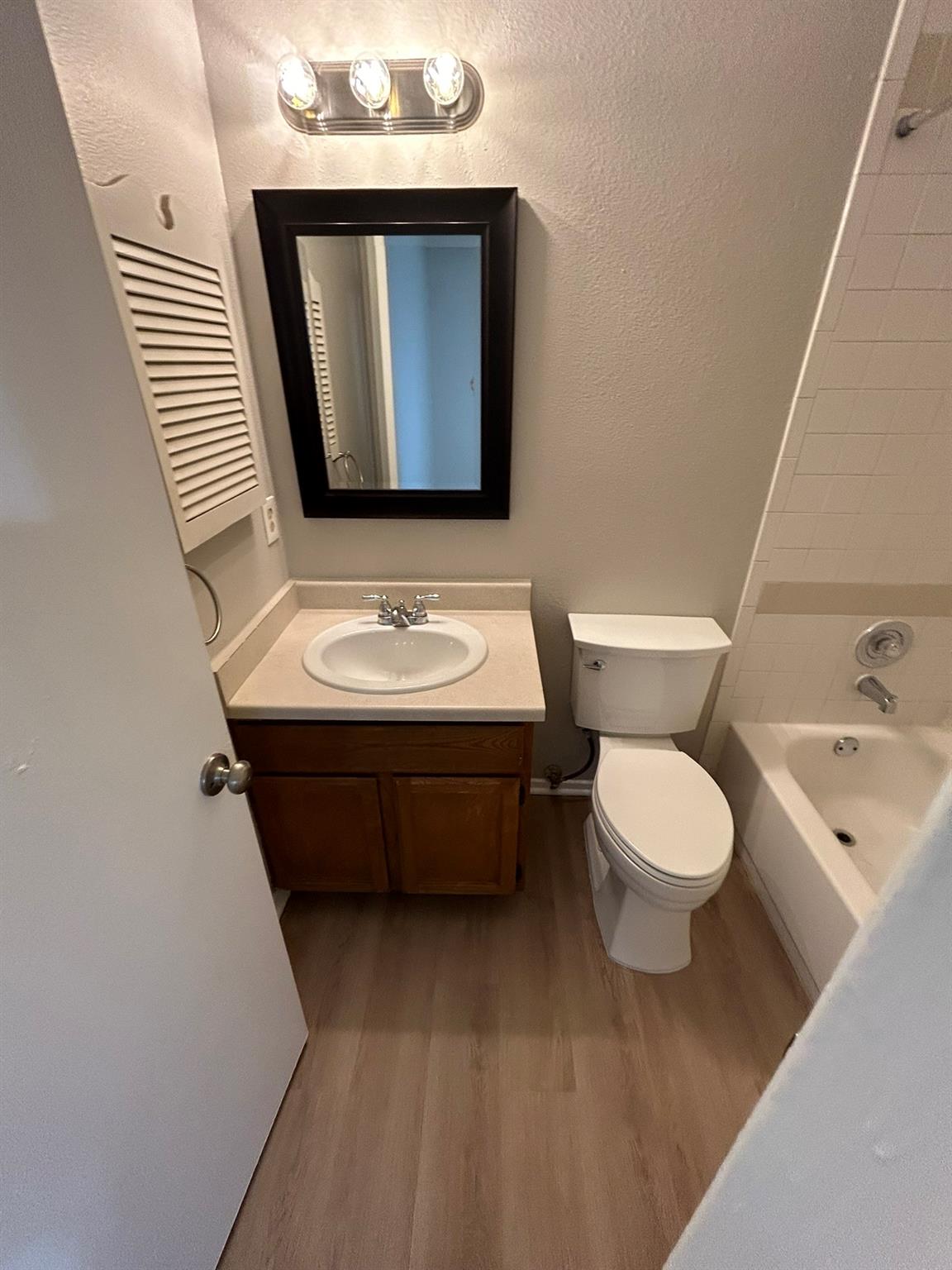 7900 West Gate Blvd # B, Austin, TX 78745