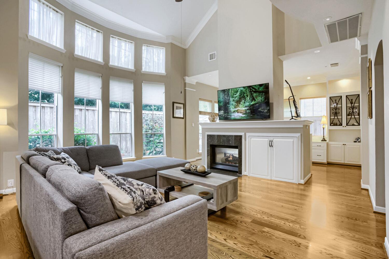 4147 E Northampton Pl, Houston, TX 77098