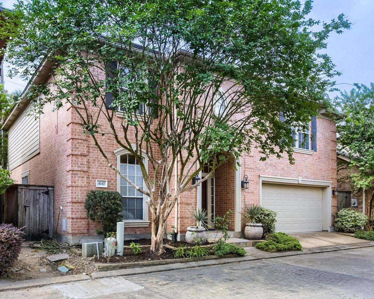 4147 E Northampton Pl, Houston, TX 77098