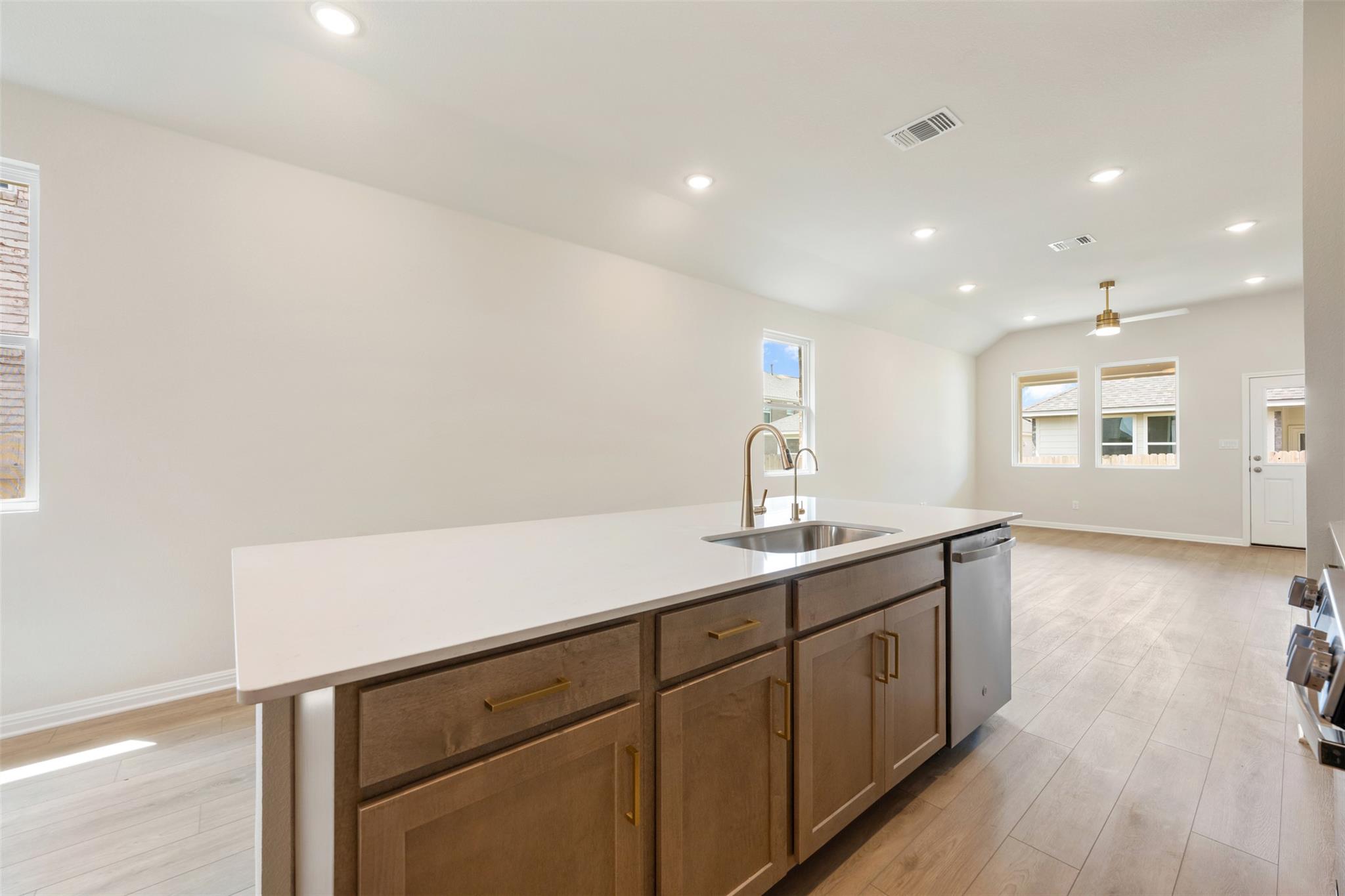 120 Lions Tail Cv, San Marcos, TX 78666