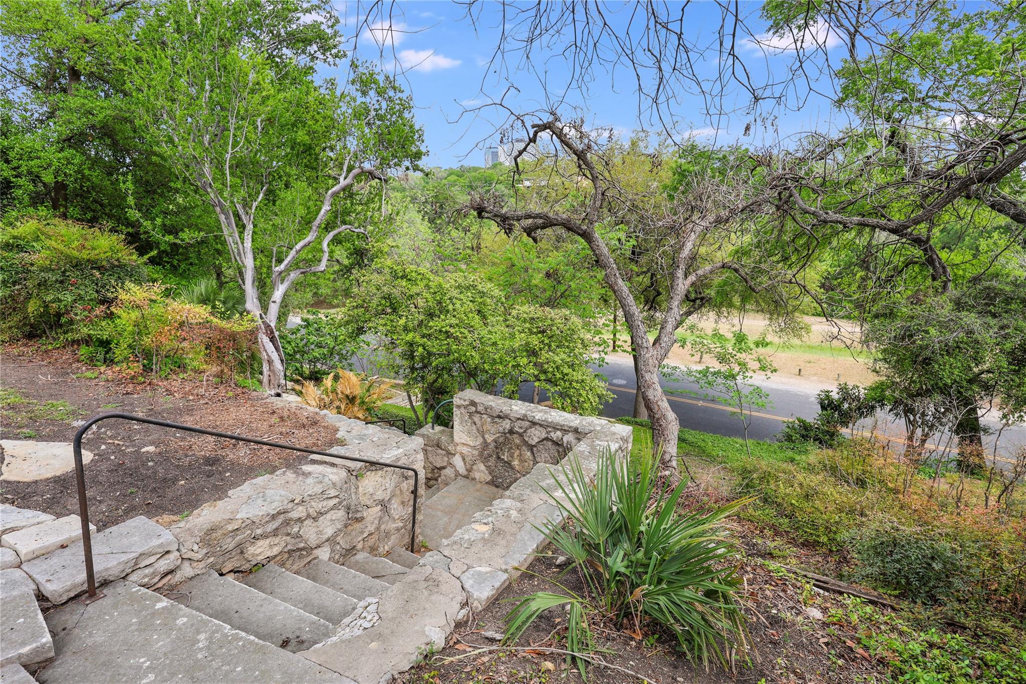 2206 Parkway, Austin, TX 78703