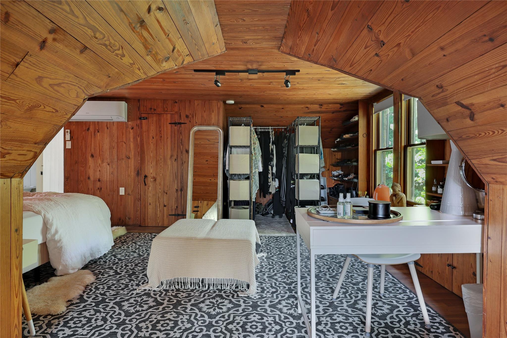 2206 Parkway, Austin, TX 78703