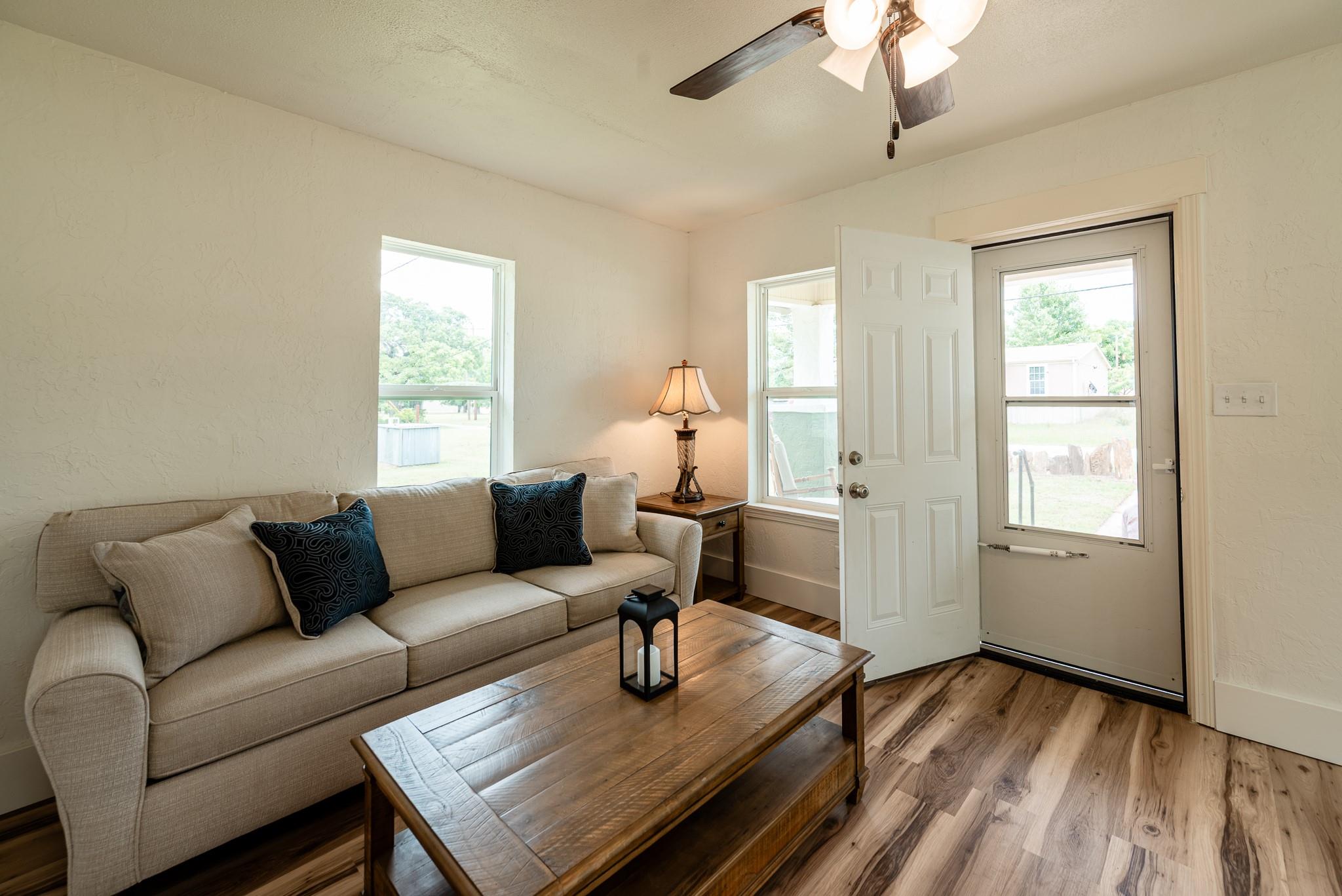 801 N Avenue A Ave, Cross Plains, TX 76443