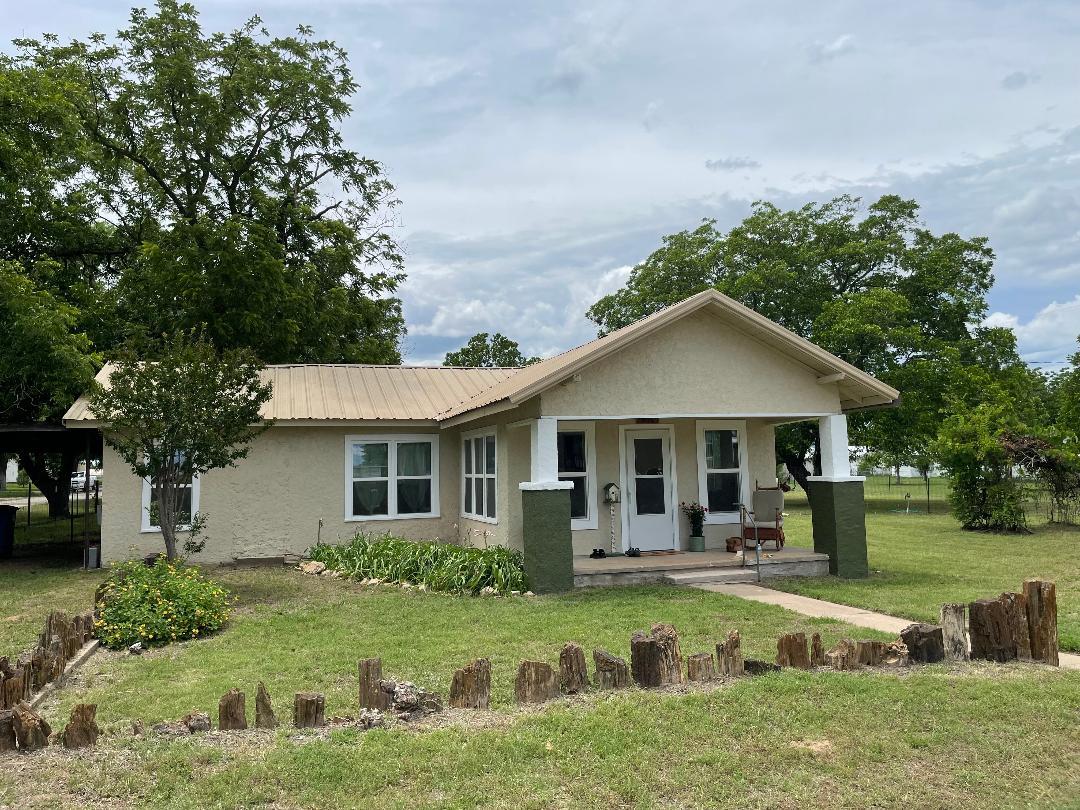 801 N Avenue A Ave, Cross Plains, TX 76443