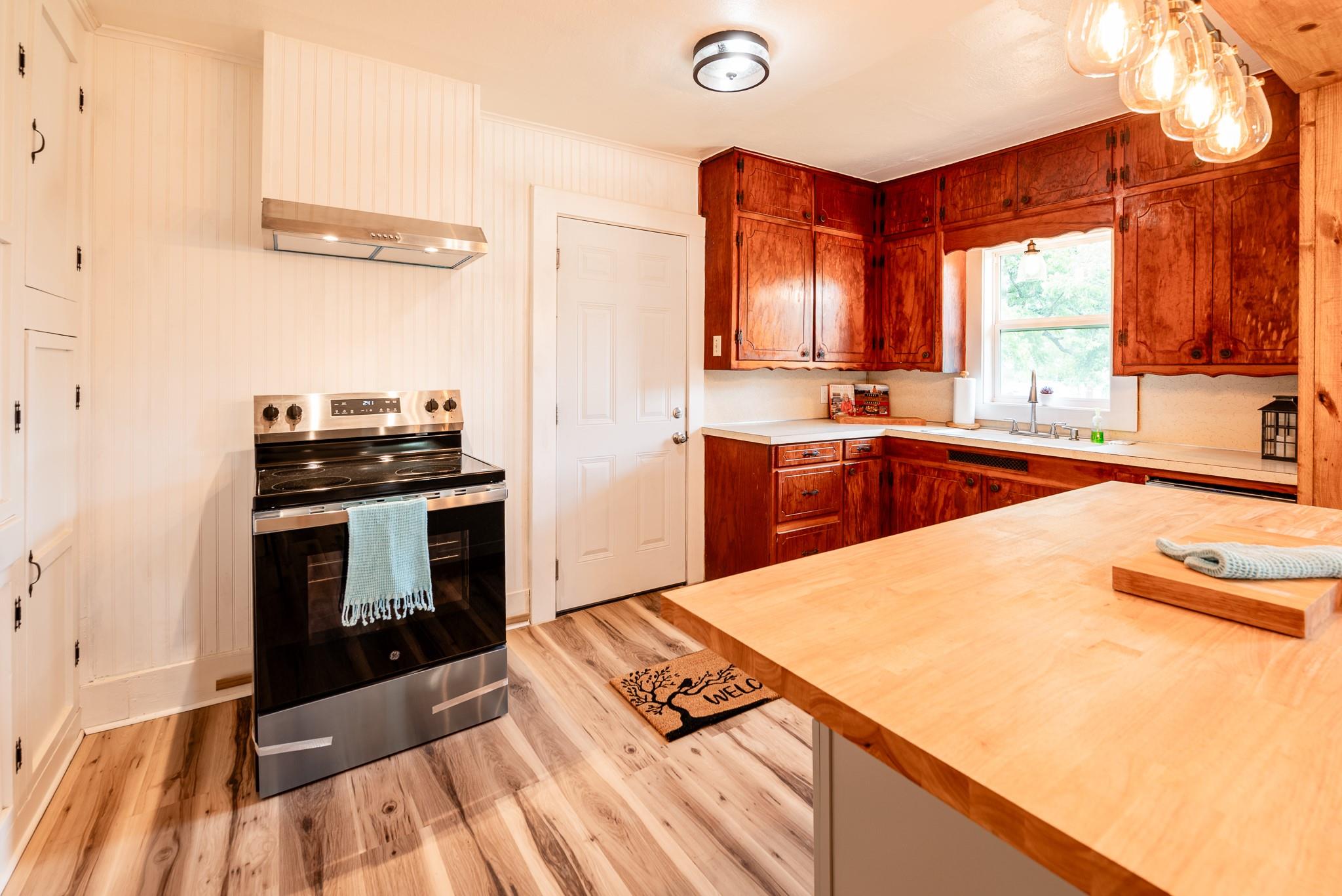 801 N Avenue A Ave, Cross Plains, TX 76443
