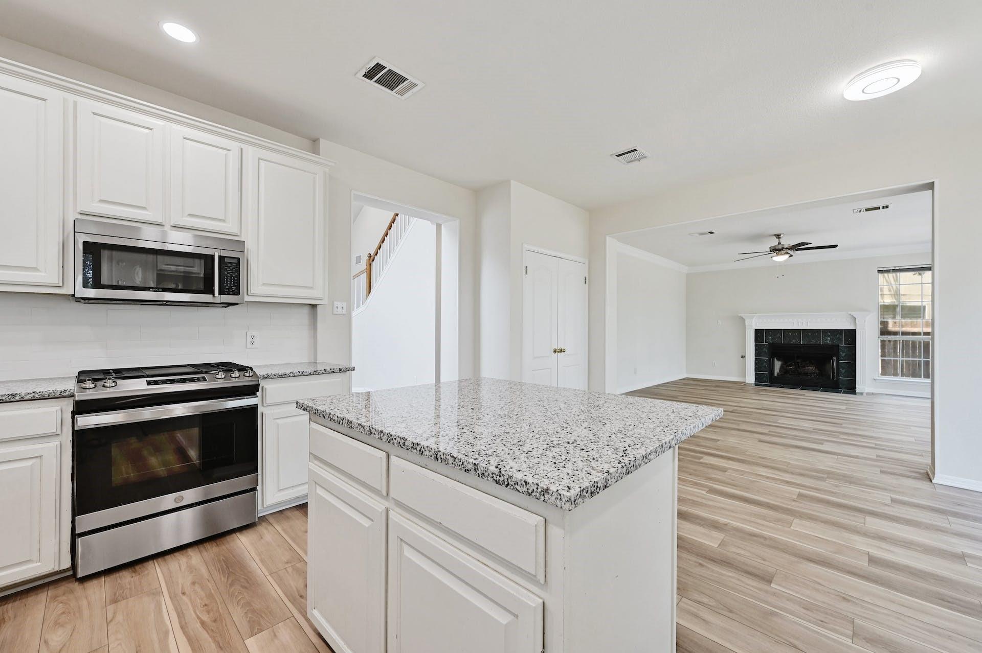 8111 Cheno Cortina Trl, Austin, TX 78749
