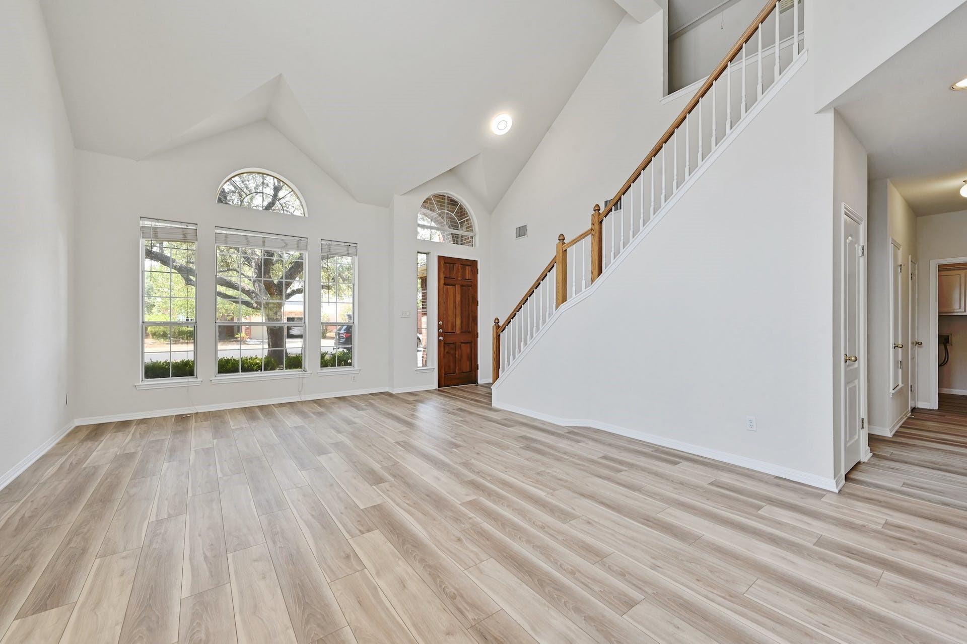 8111 Cheno Cortina Trl, Austin, TX 78749