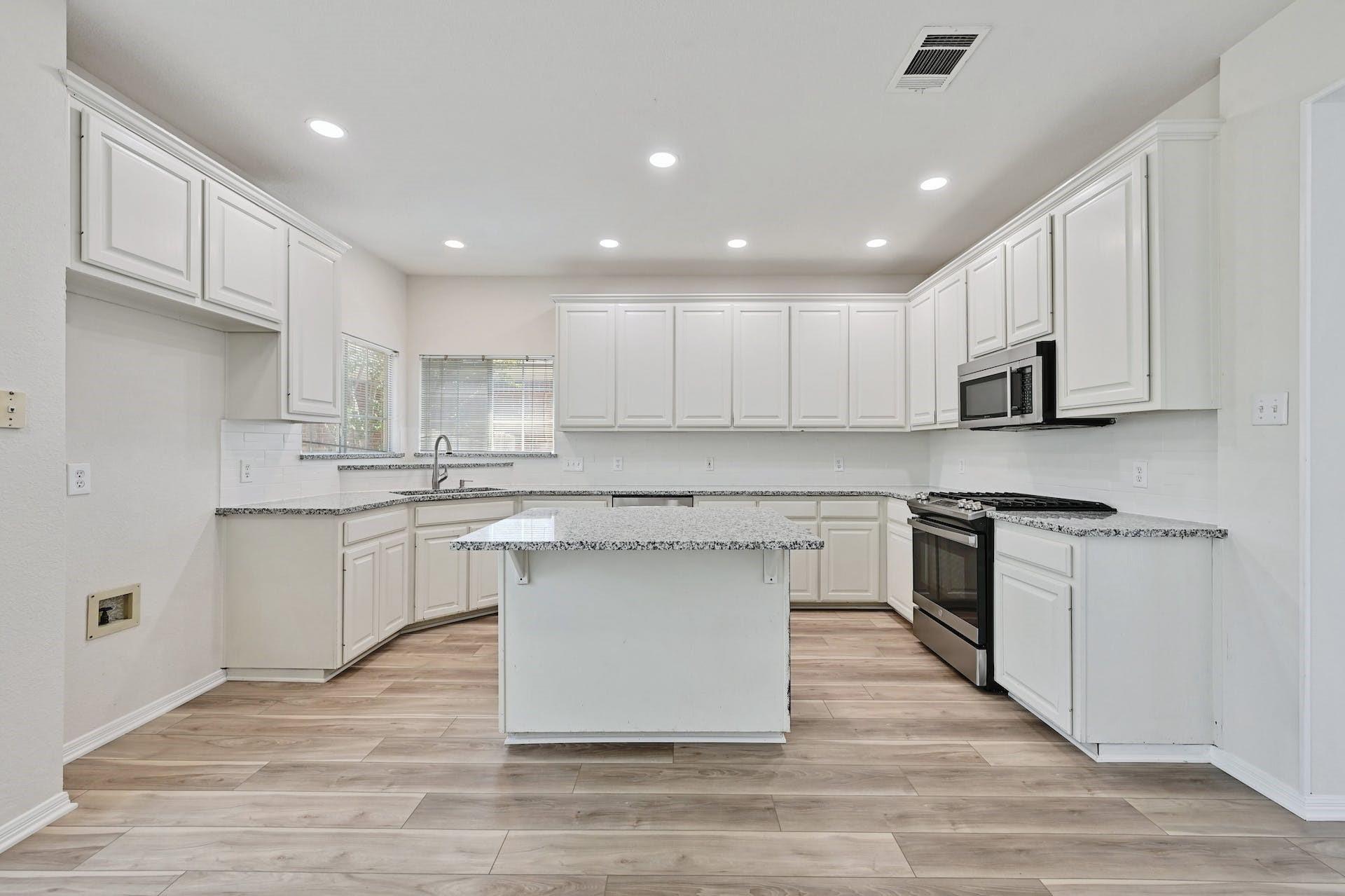 8111 Cheno Cortina Trl, Austin, TX 78749