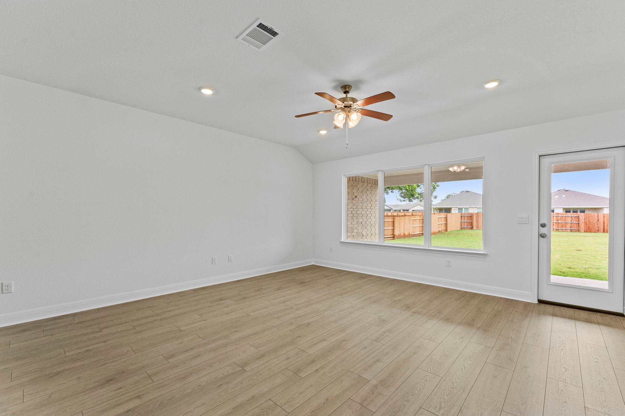 252 Rivers Edge Dr, Georgetown, TX 78628