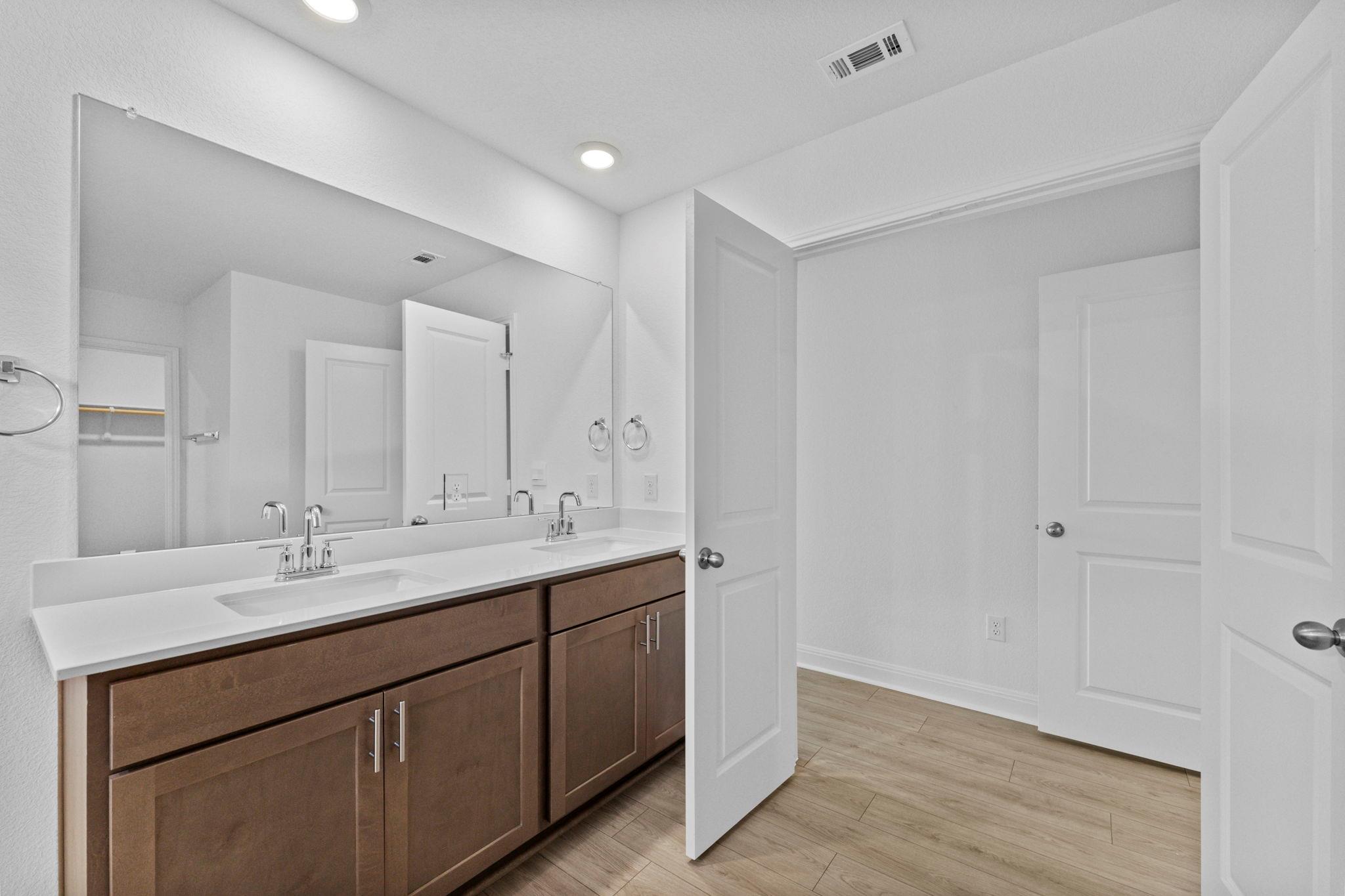 252 Rivers Edge Dr, Georgetown, TX 78628