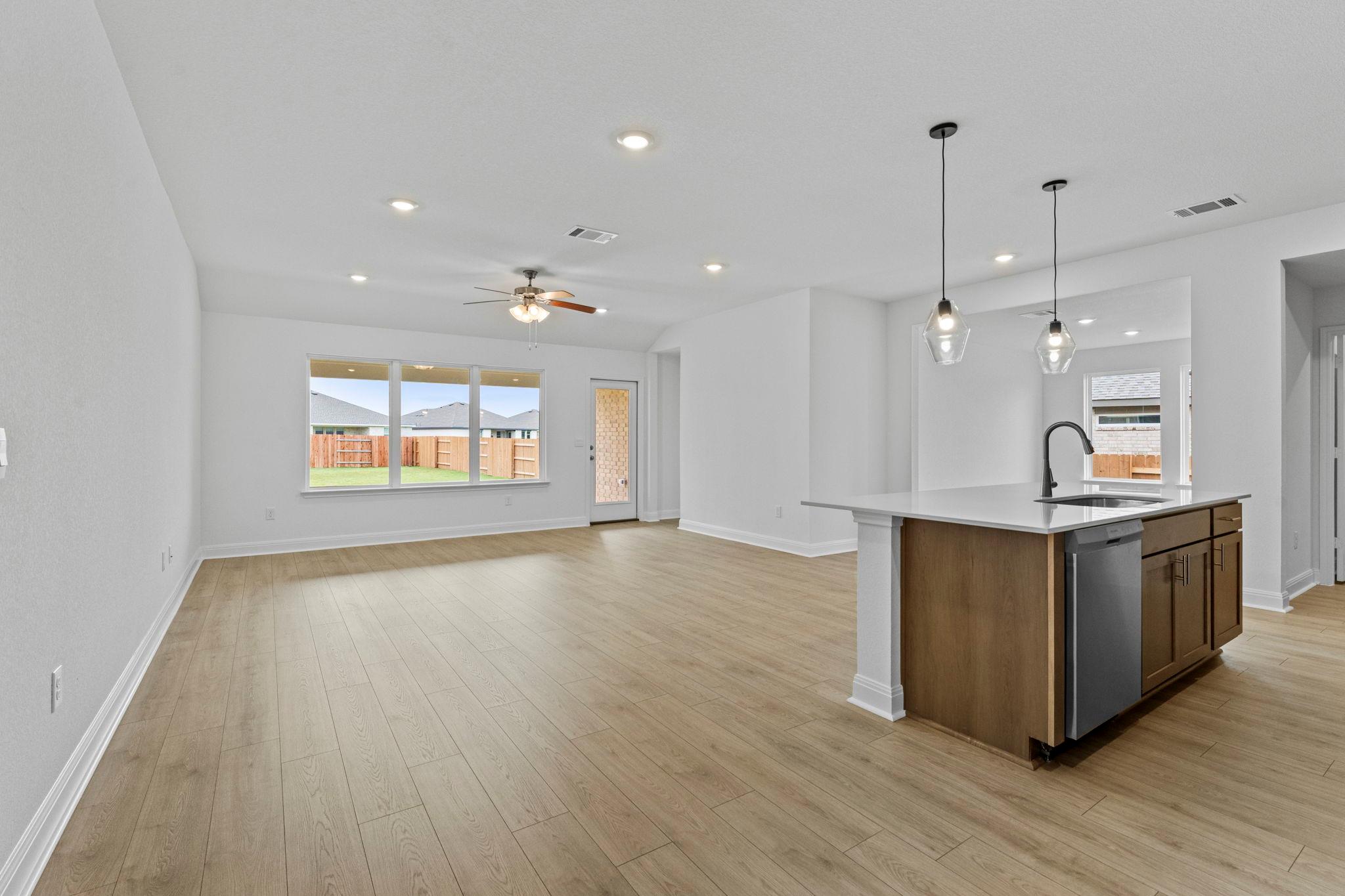 252 Rivers Edge Dr, Georgetown, TX 78628