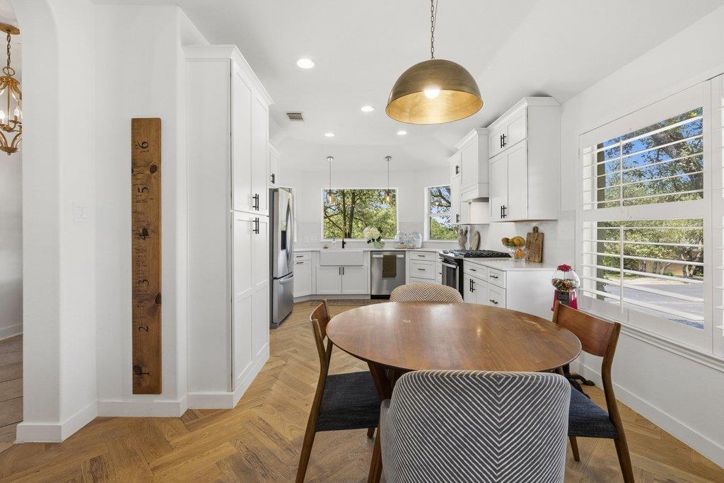 4253 Canyon Glen Cir, Austin, TX 78732